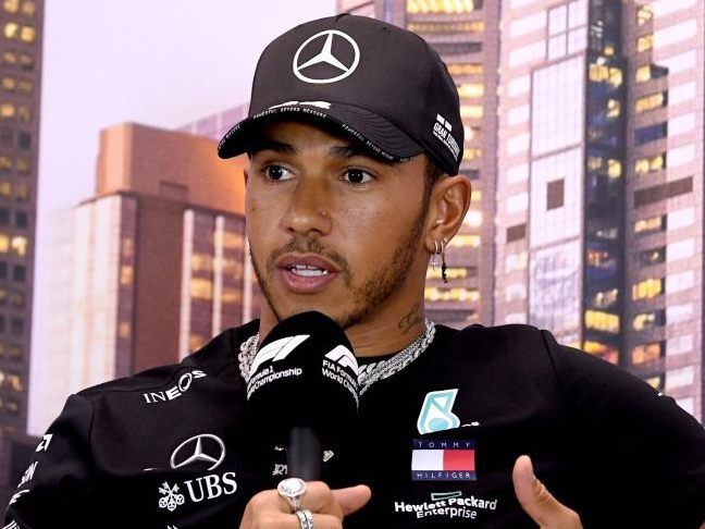 Lewis Hamilton (35) hat die Ernährung seines Hundes umgestellt: Die Bulldogge ist jetzt Veganer.