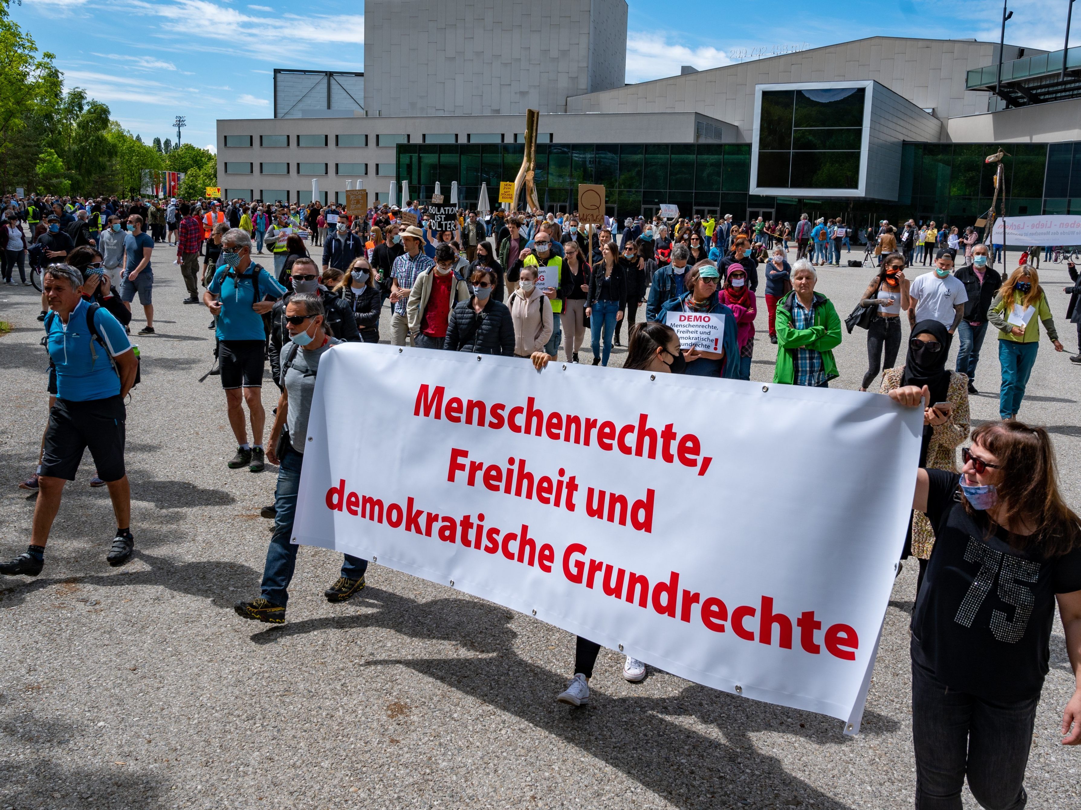 Am 3. Mai wurde in Bregenz eine Demo gegen die Corona-Maßnahmen abgehalten.