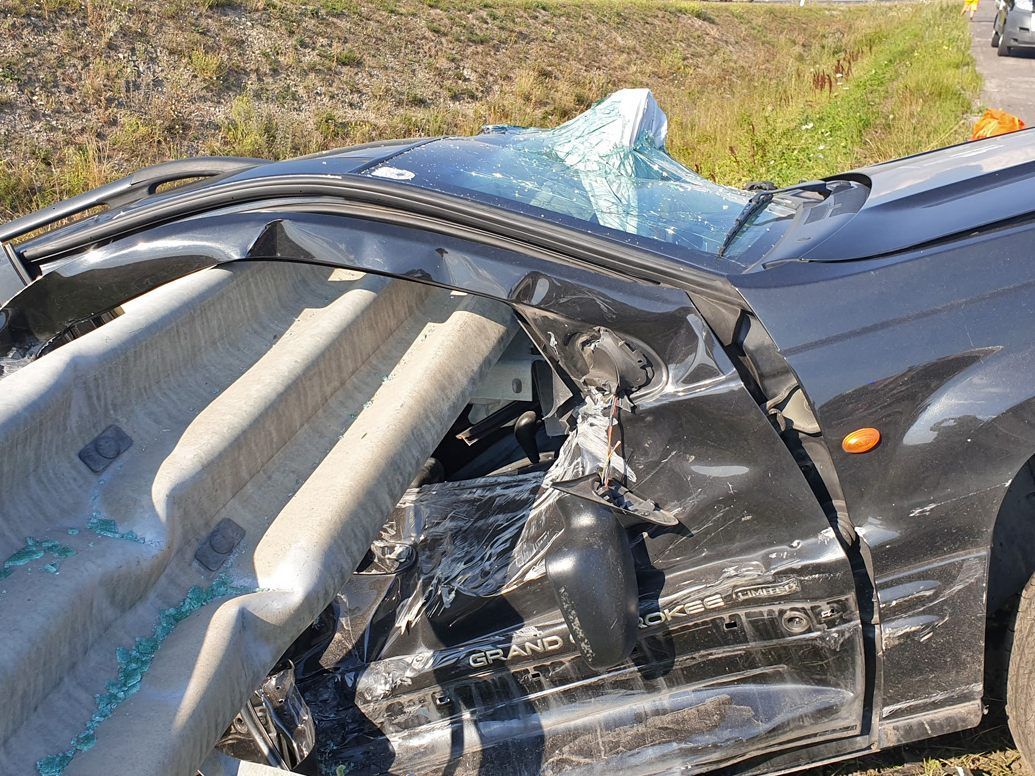 Das aus diesem Auto der Lenker noch leben herauskommt, ist kaum zu glauben.