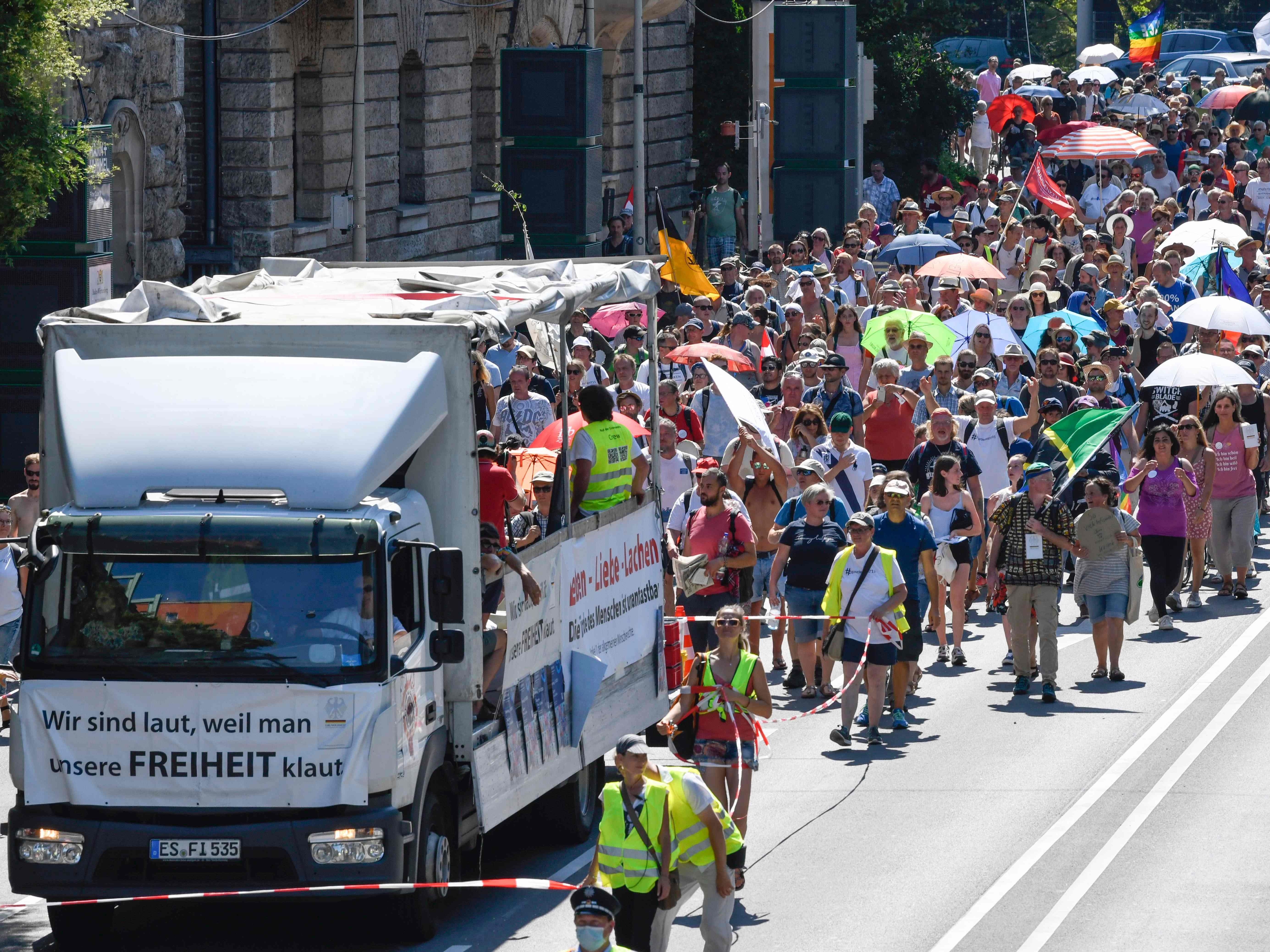 Tausende zogen vor einer Woche durch Berlin - In Stutgart waren es am Samstag nur einige Hundert.