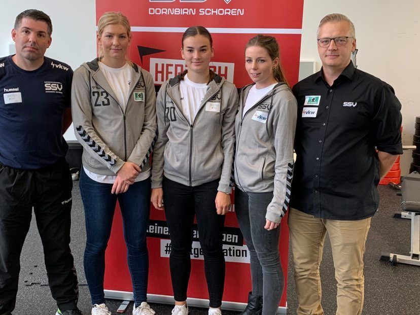 Trainer Roger Bertschinger, Julia Marksteiner, Sophia Ölz, Marie Huber und Günther Marksteiner sind optimistisch