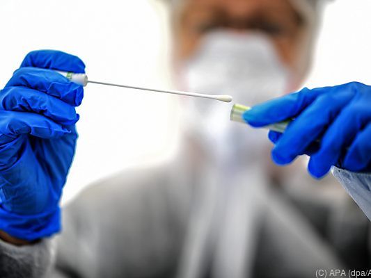 Erneut mehr als 200 Personen positiv getestet
