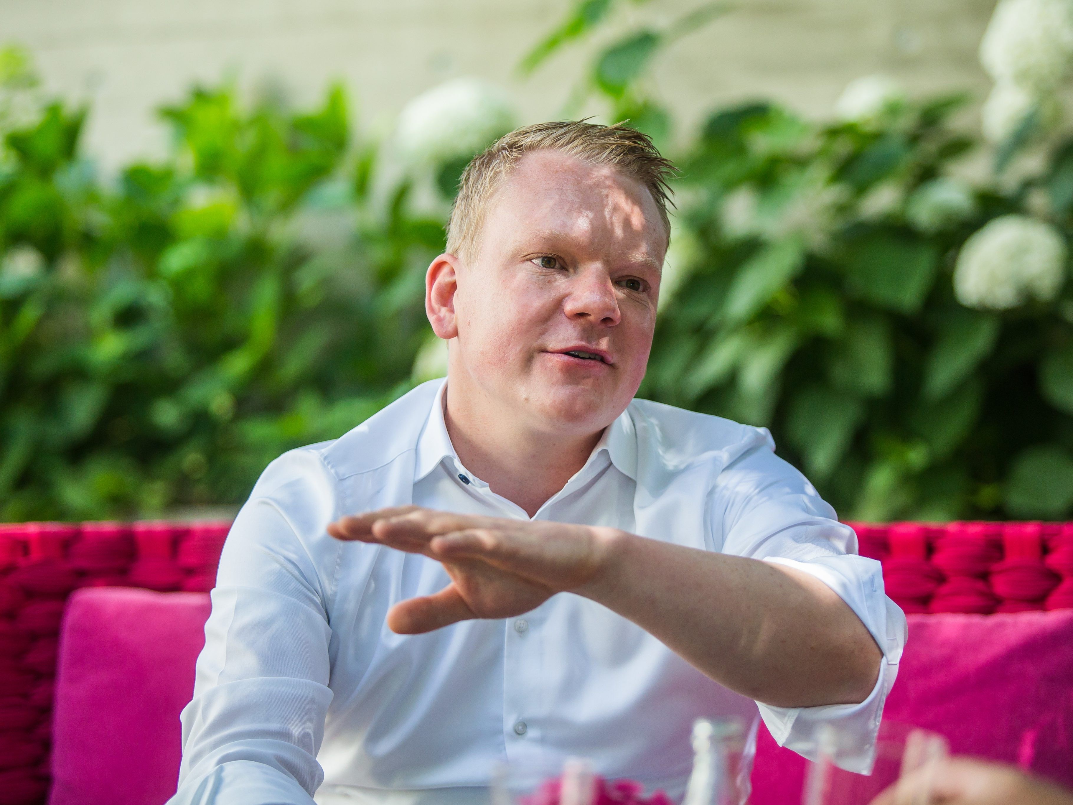 Bitschi kritisiert die fehlenden rechtlichen Voraussetzungen für verbindliche Maßnahmen.