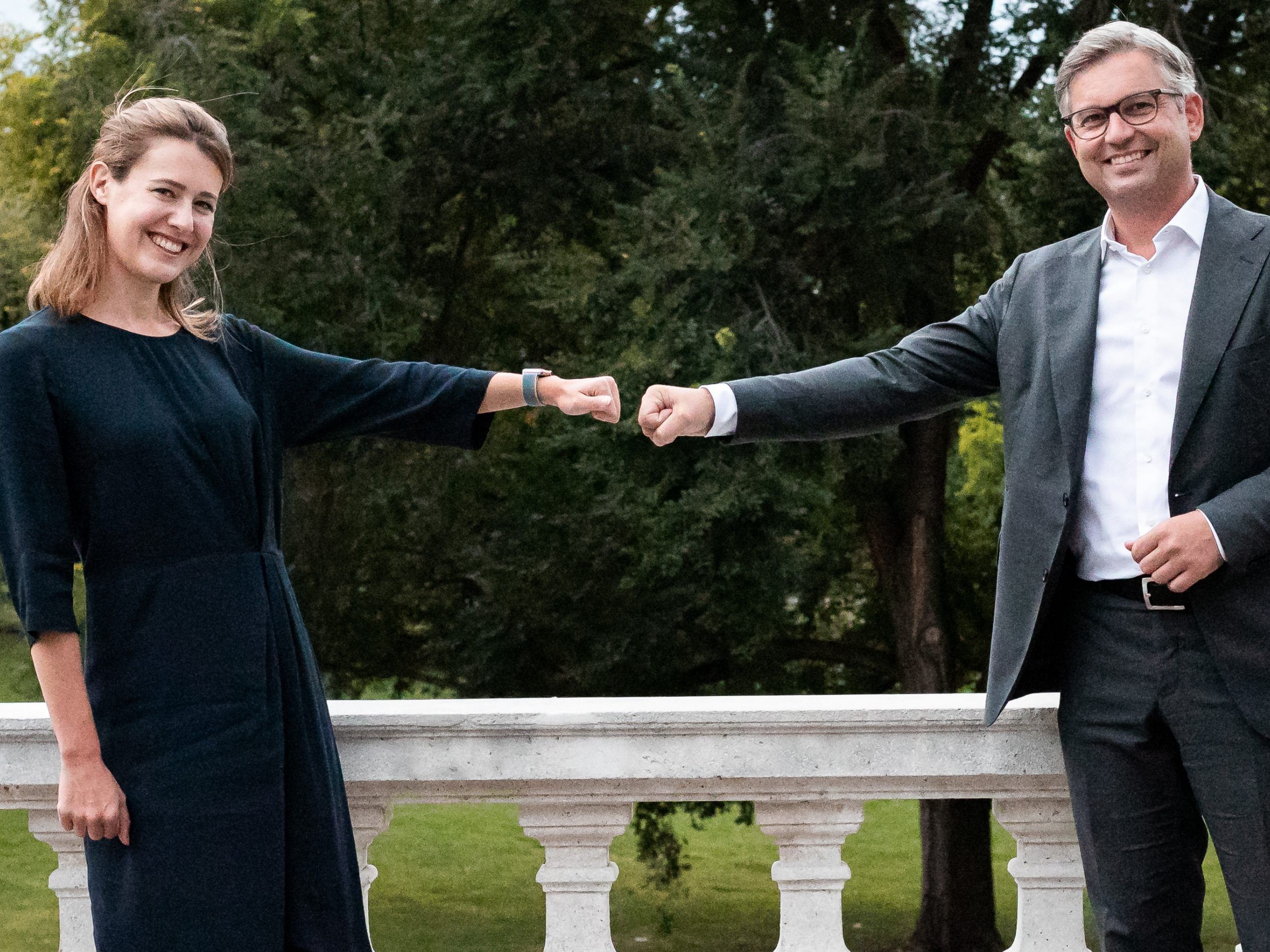 Claudia Gamon mit Magnus Brunner.