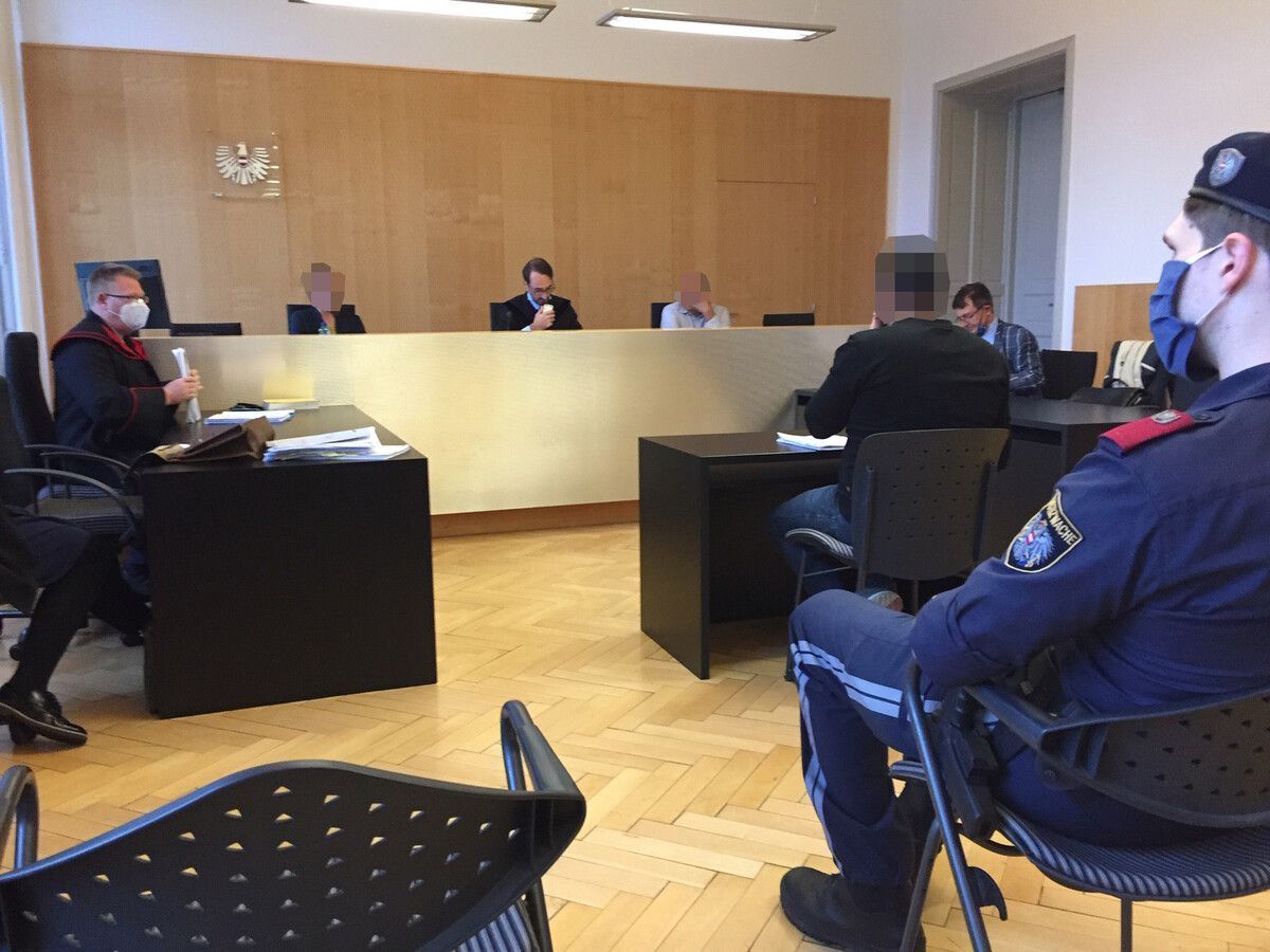 Der Angeklagte drangsalierte seine ehemalige Ehefrau jahrelang. Dafür muss er nun mit einer langen Gefängnisstrafe büßen.