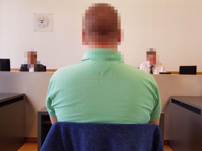 Über drei Kilo Kokain und fünf Kilo Marihuana bescherten Angeklagtem drei Jahre Haft.