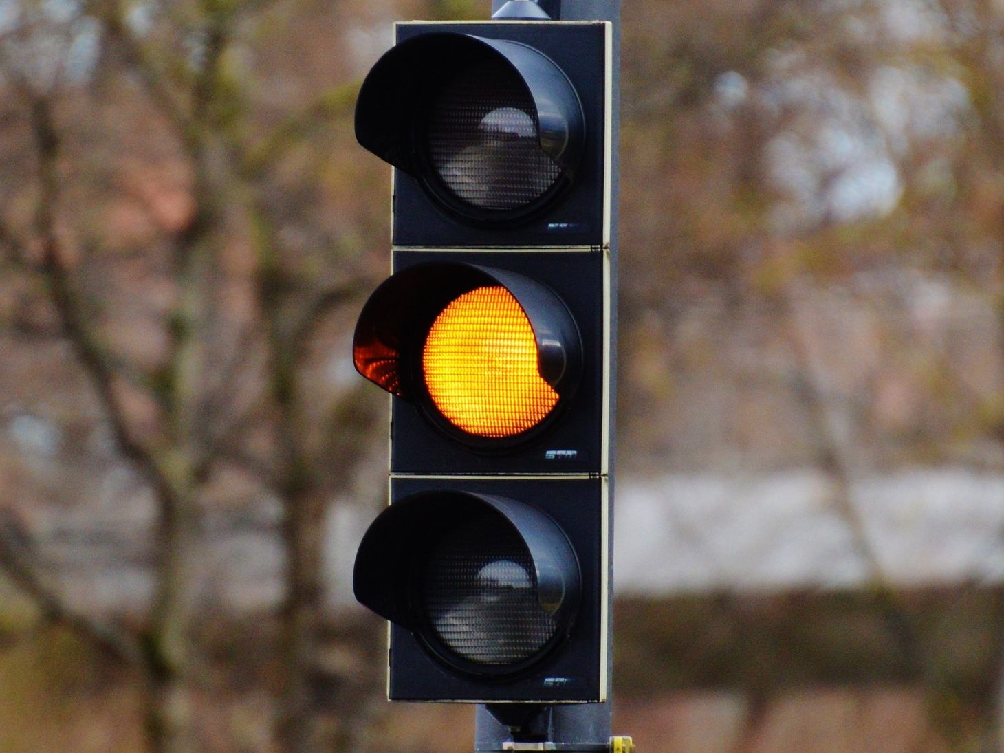 Ein Bezirk und drei Städte werden bei der ersten Corona-Ampelschaltung gelb.