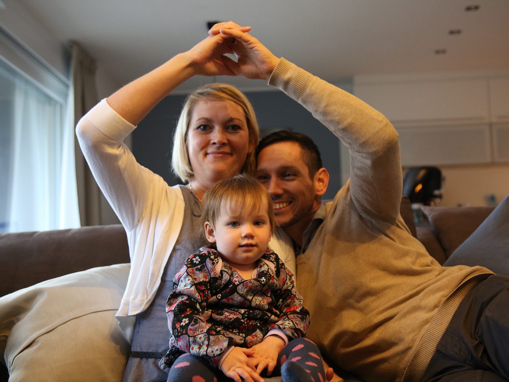 Anne und Sebastian mit Töchterchen Klara.