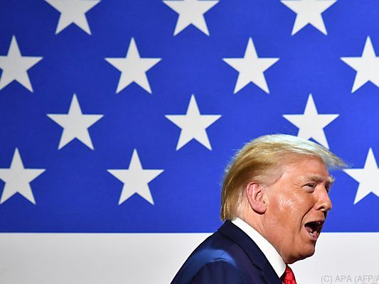 Trump twittert irgendwelche Behauptungen