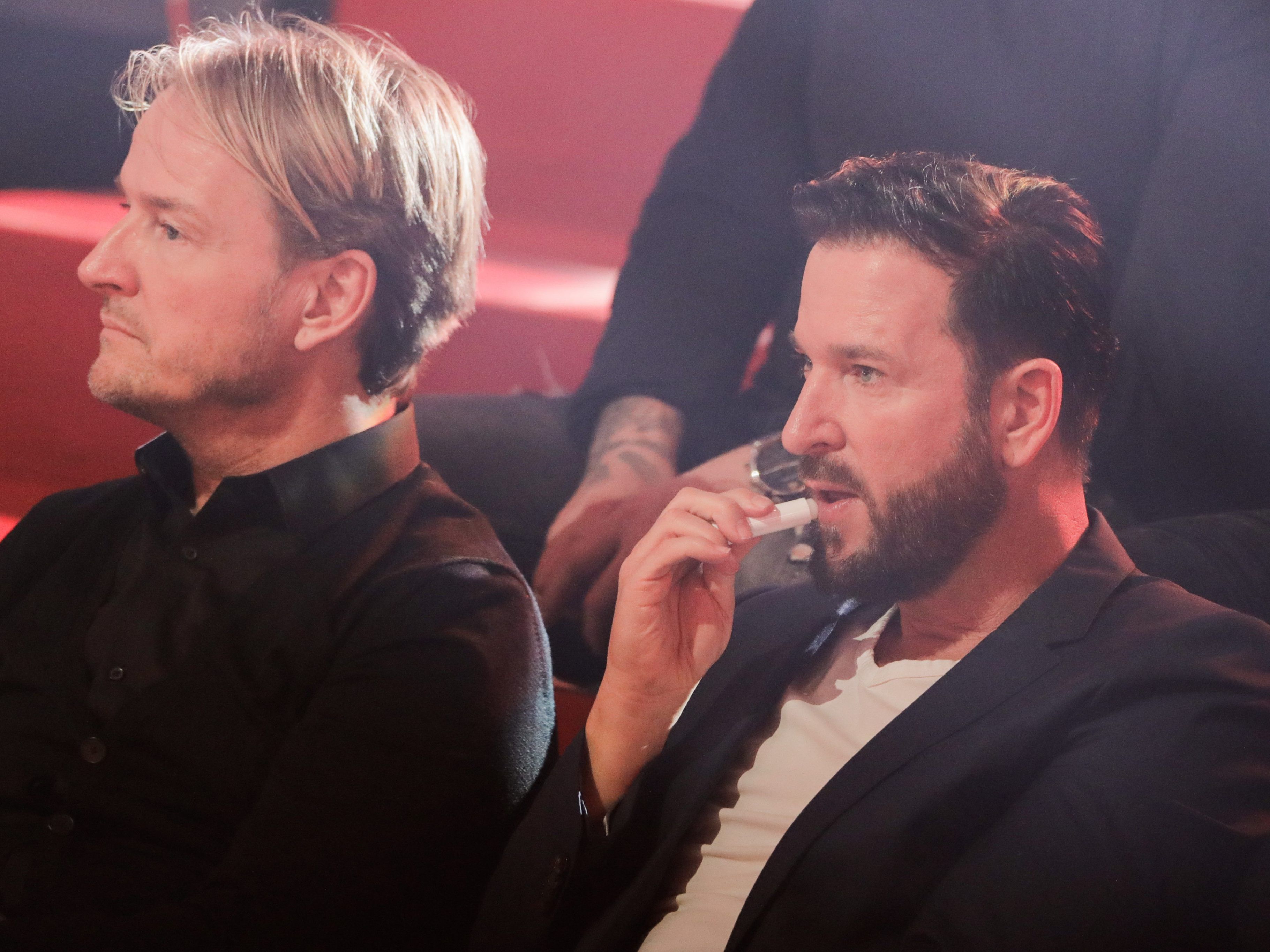 Manager Markus Krampe (links) zeigt sich geschockt von der Wandlung des Wendlers.