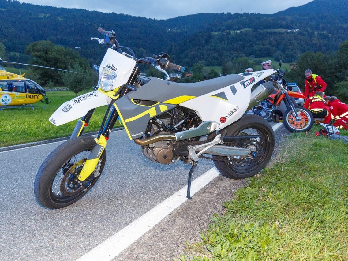 Der verletzte Motorradfahrer musste ins LKH Feldkirch geflogen werden
