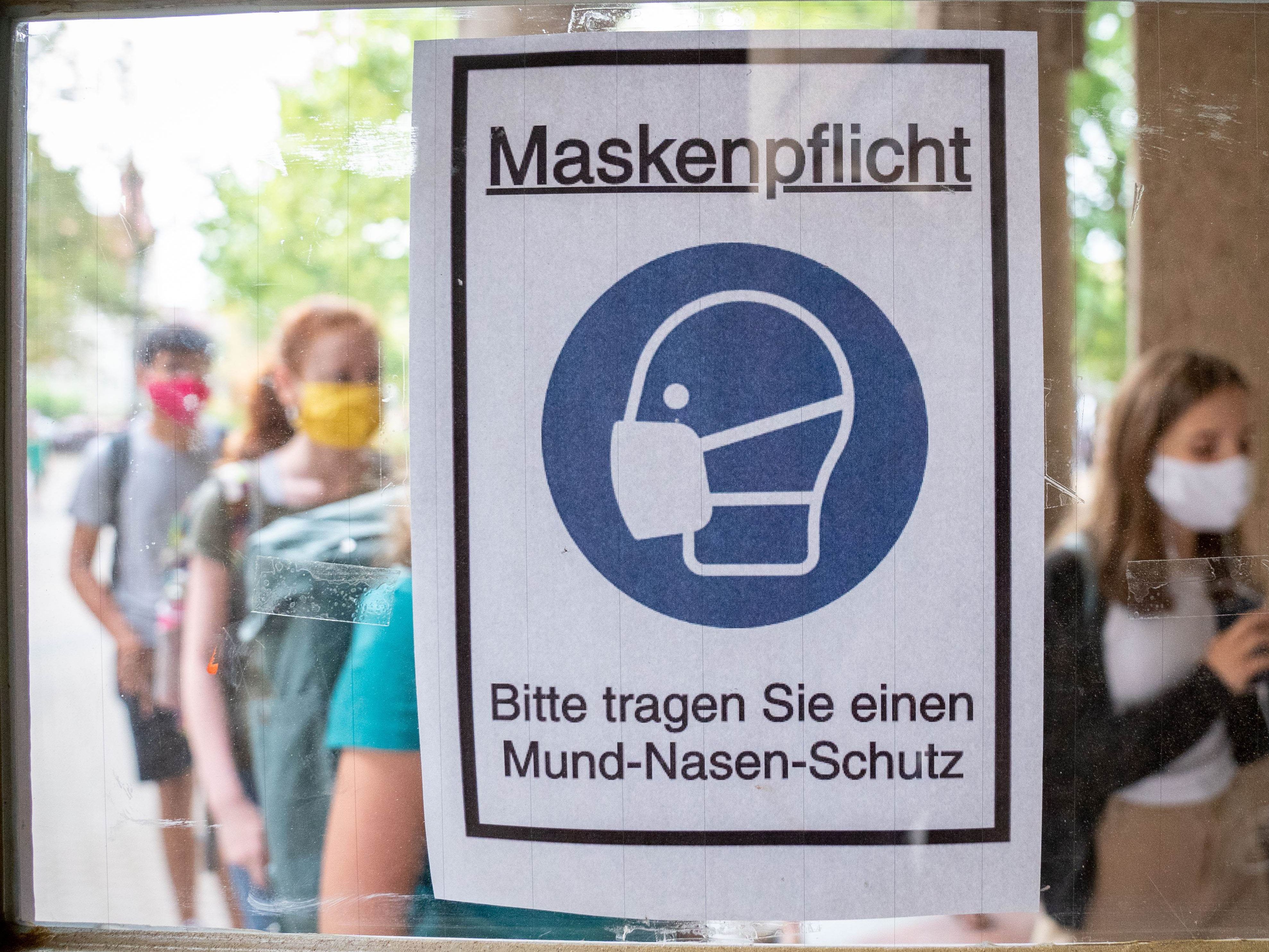 Abstandsregeln, Maskenpflicht, Personenlimits, Gastro-Einschränkungen - Diese Regeln gelten ab Sonntag.