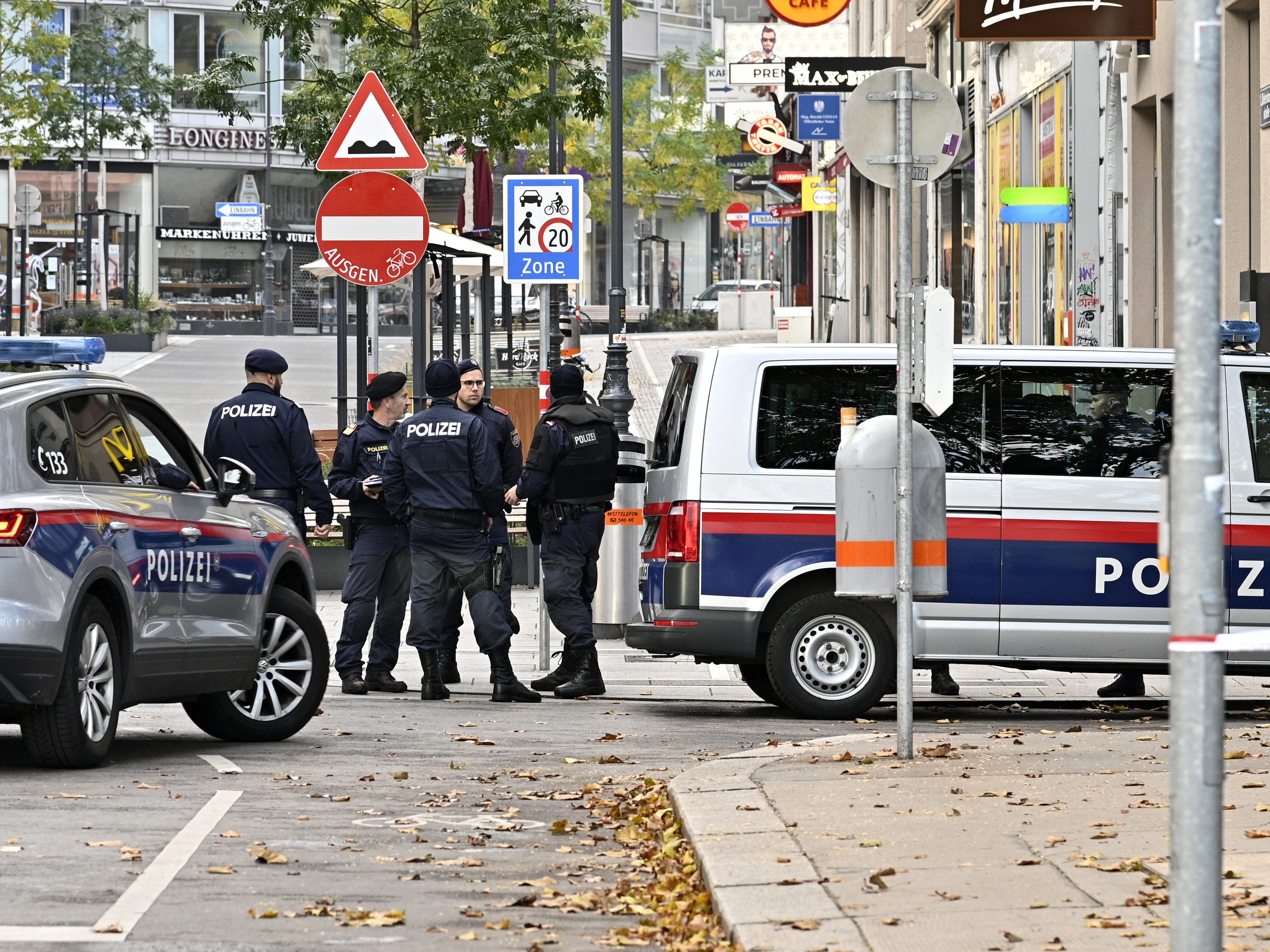 Innenminister Nehammer gab erste Details zum Attentäter von Wien bekannt.