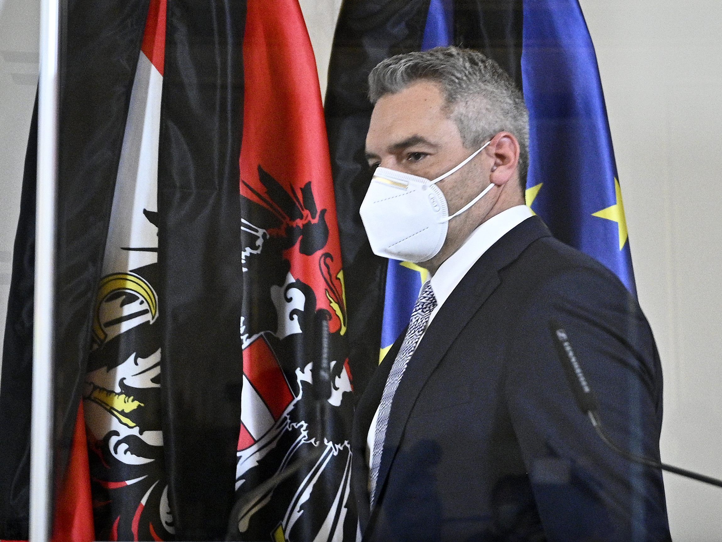 Innenminister Nehammer schlug vor, eine unabhängige Untersuchungskommission zu gründen, um die Vorgänge vor dem Terroranschlag in Wien zu prüfen.