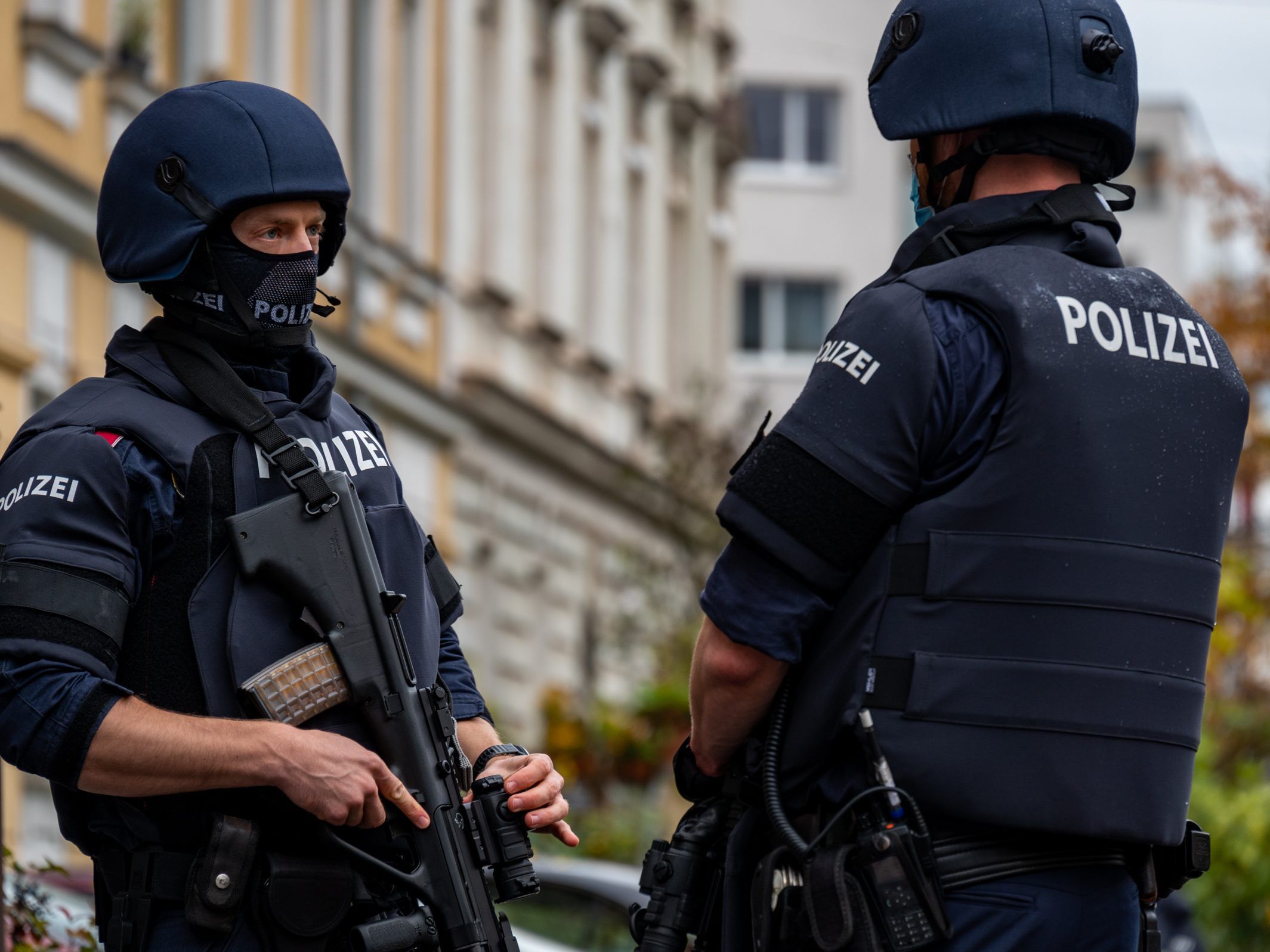 Noch nicht alle Polizisten wegen Coronakrise auf Sturmgewehre geschult