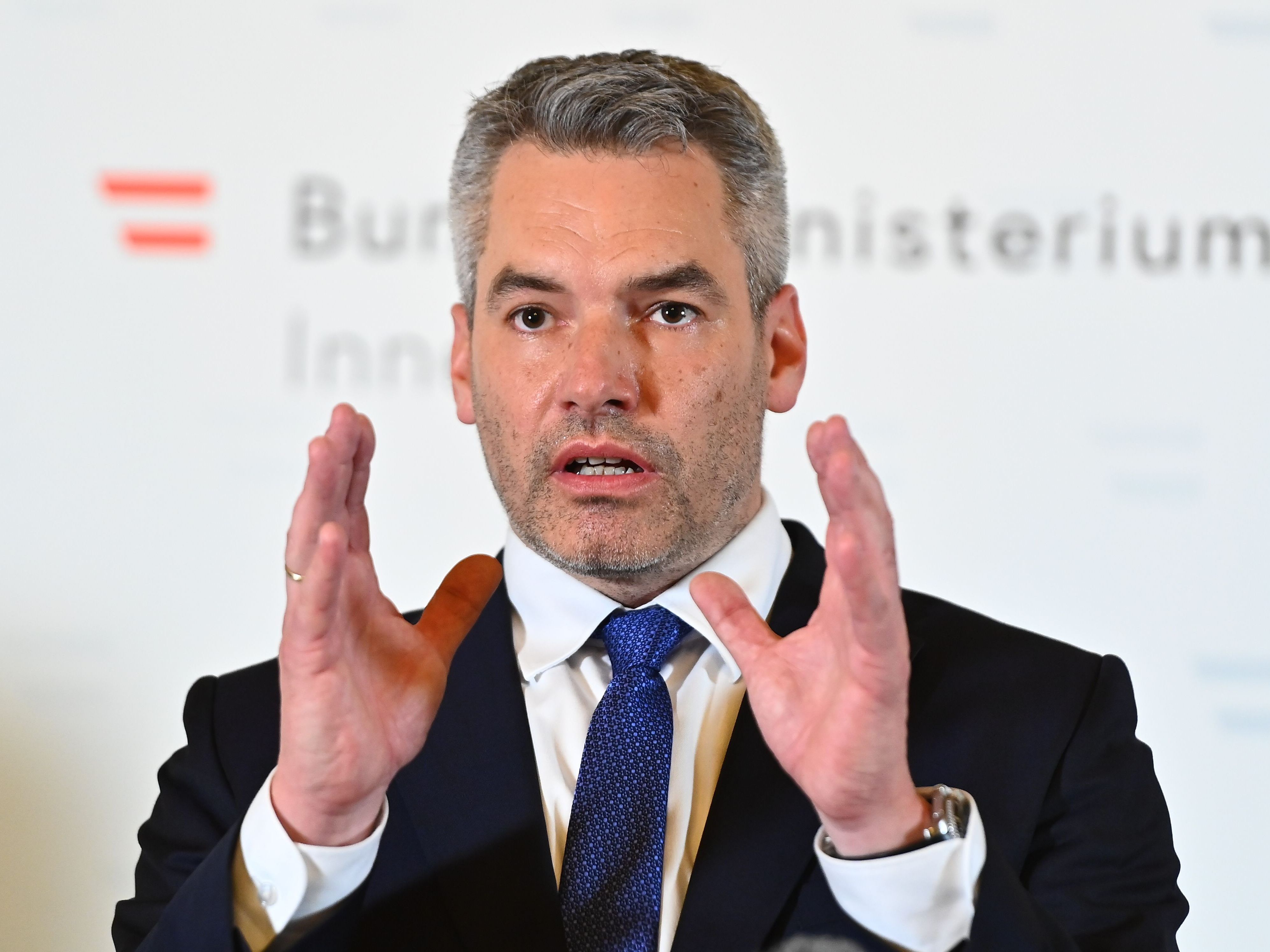 Nach Anschlag in Wien: 18 Hausdurchsuchungen in Wien und Niederösterreich.