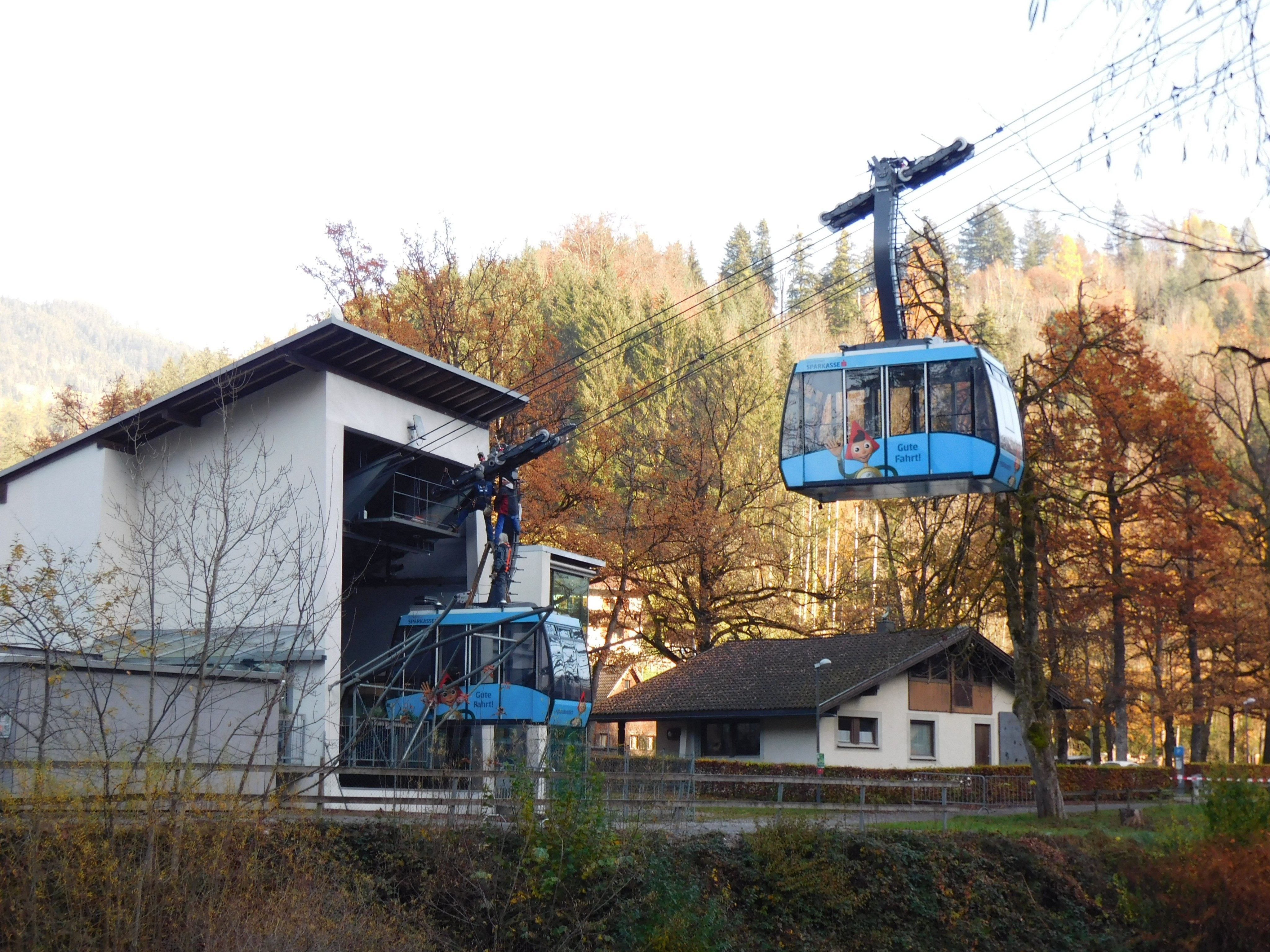 Derzeit steht die Karrenseilbahn wegen Revisionsarbeiten still