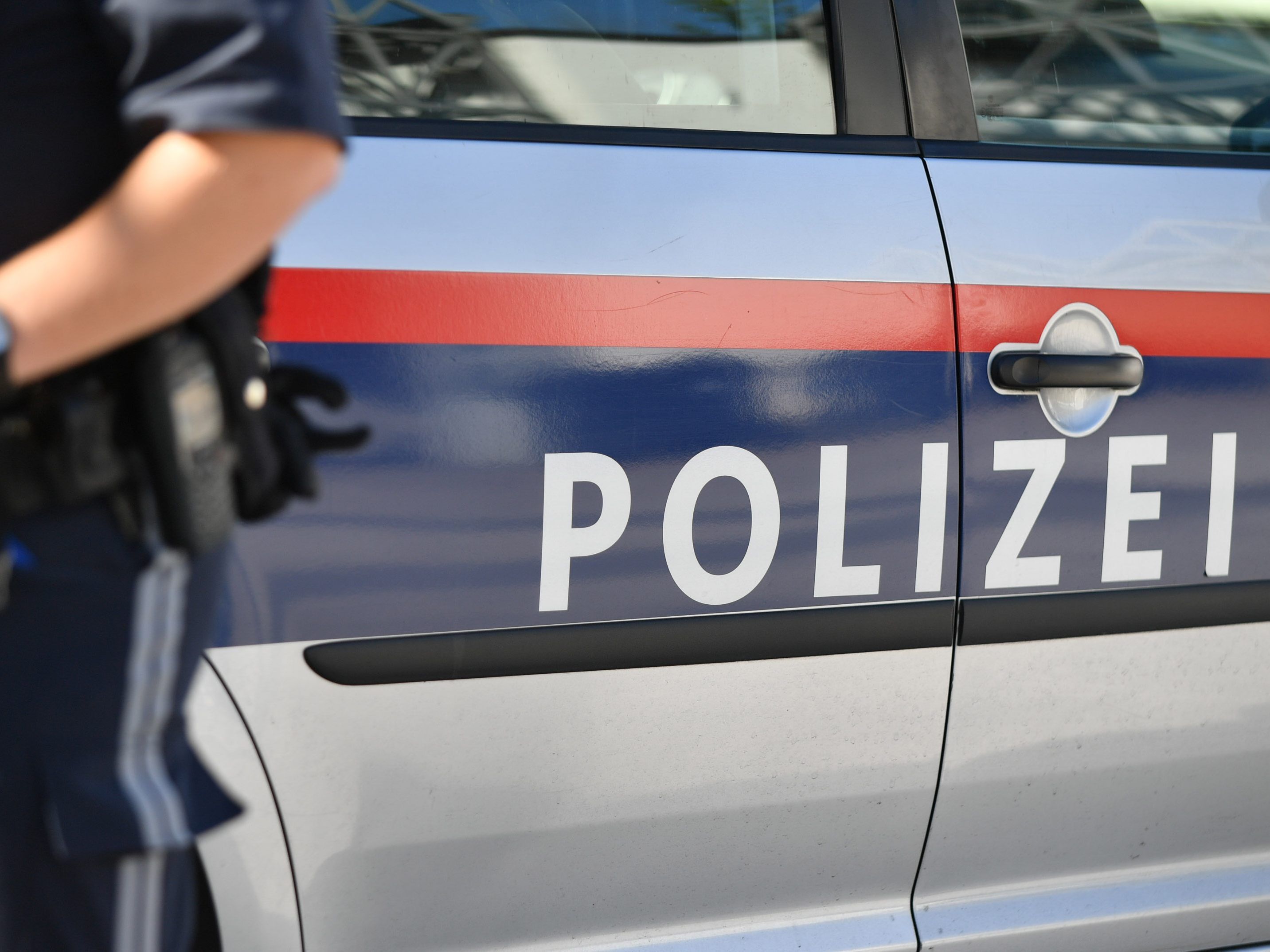 Die Polizei will die Bevölkerung auf die Gefahr von Einschleichdiebstählen sensibilisieren.