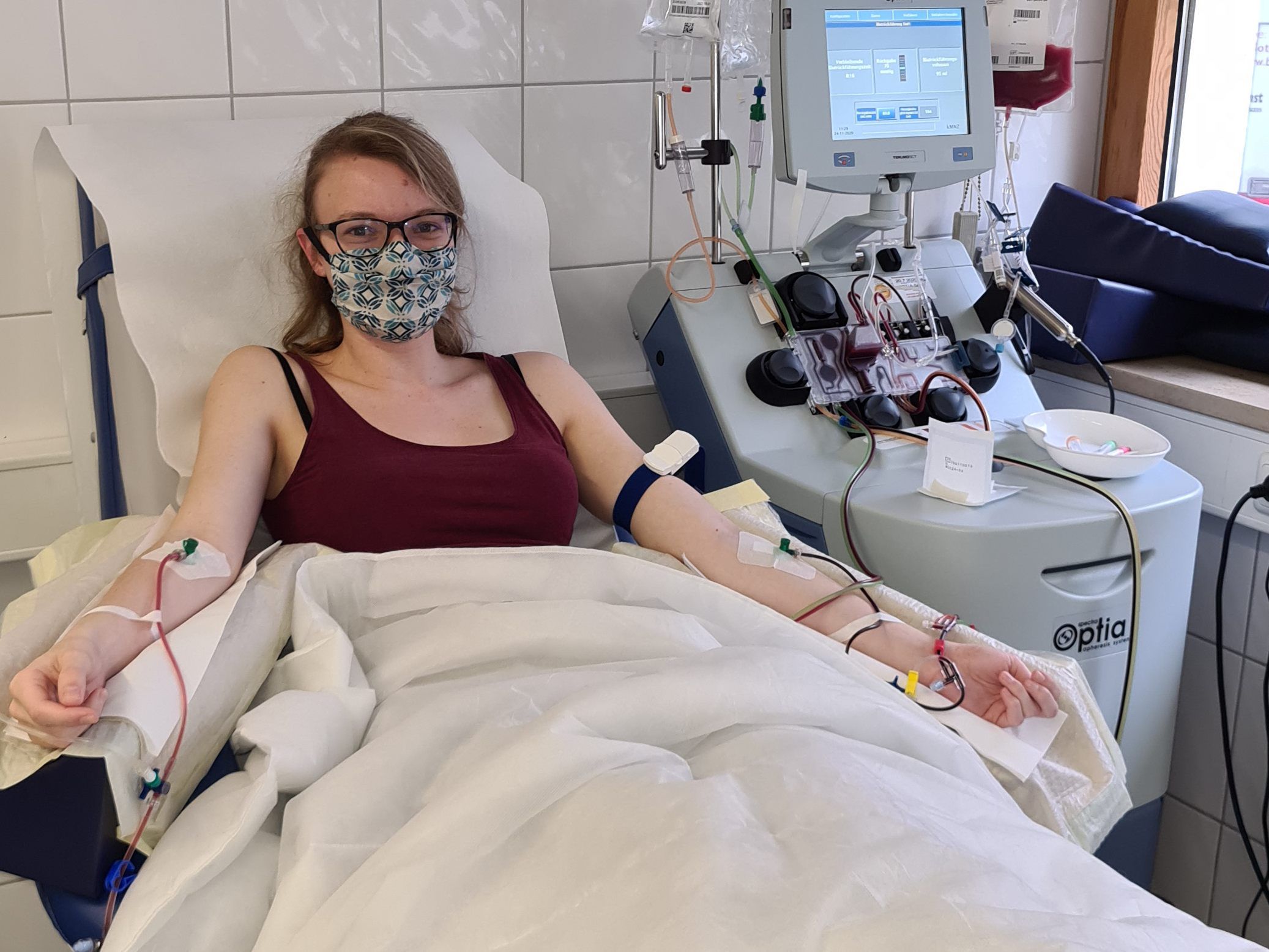 Die 217. Lebensretterin Julia bei der Stammzellspende.