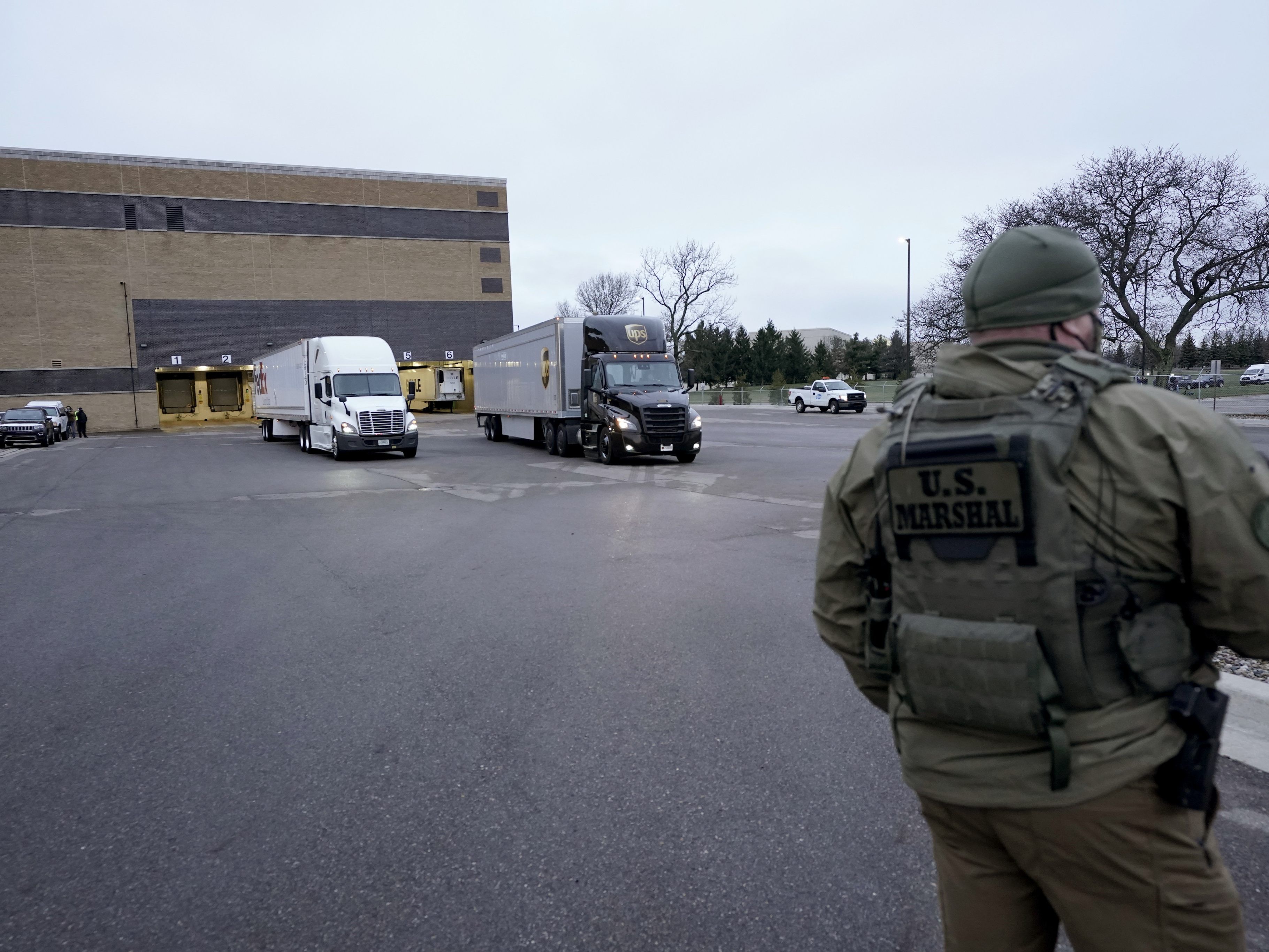 In den USA wurden die ersten Impfstoffe ausgeliefert