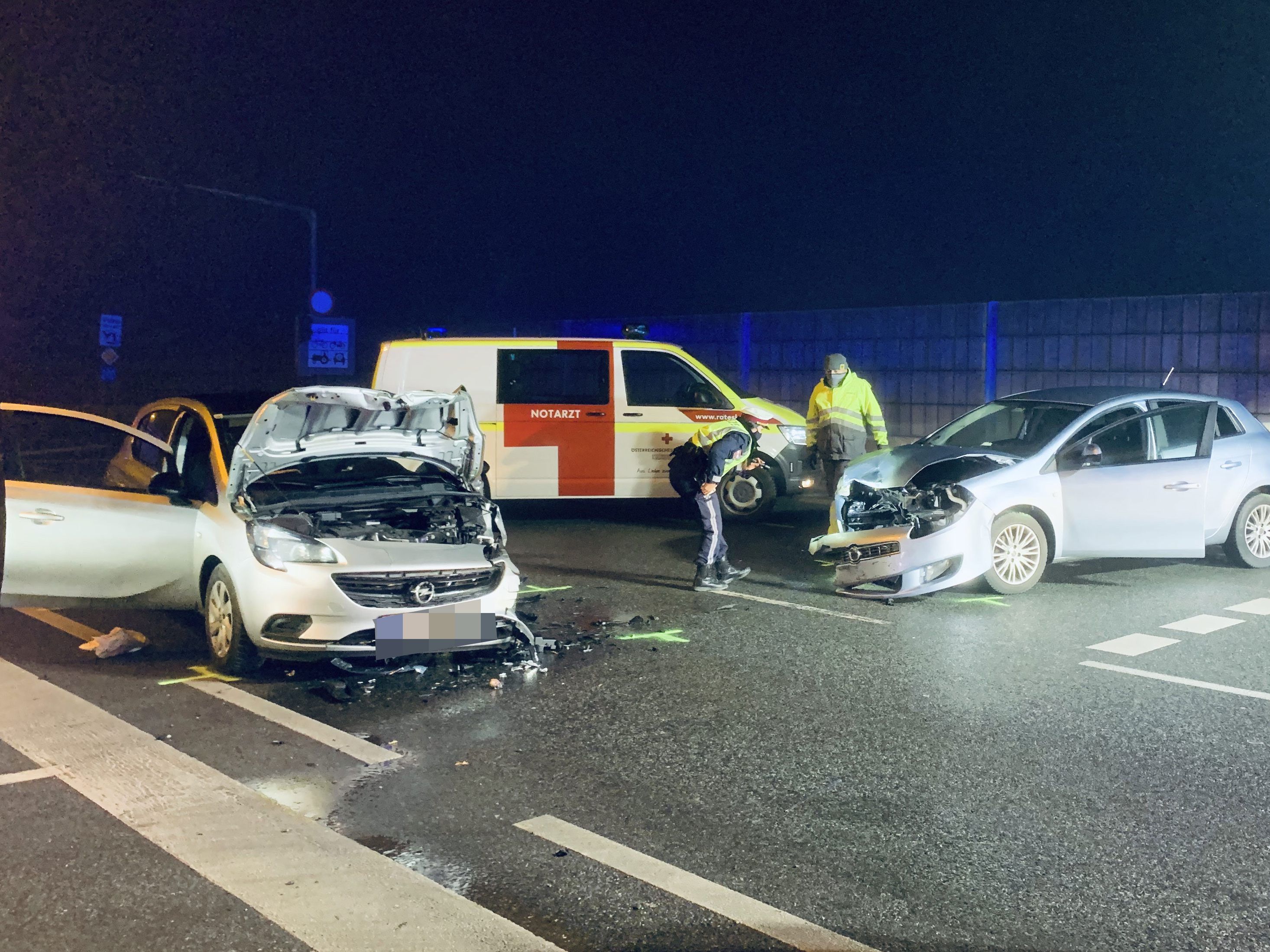 Am Freitagabend kam es vor dem Achraintunnel zu einem Unfall mit zwei beteiligten Fahrzeugen.