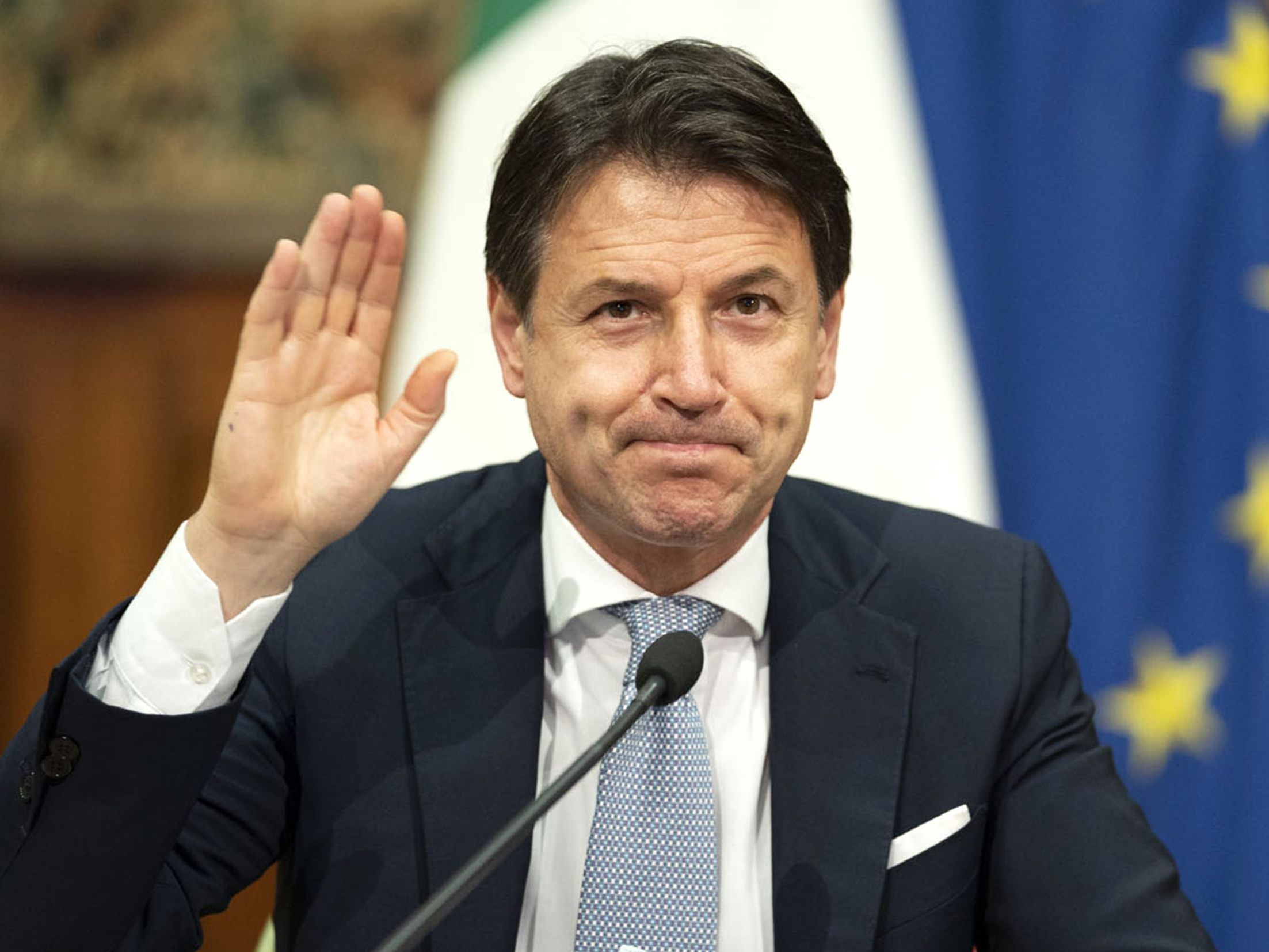 Italienischer Ministerpräsident Conte kündigte Rücktritt an.