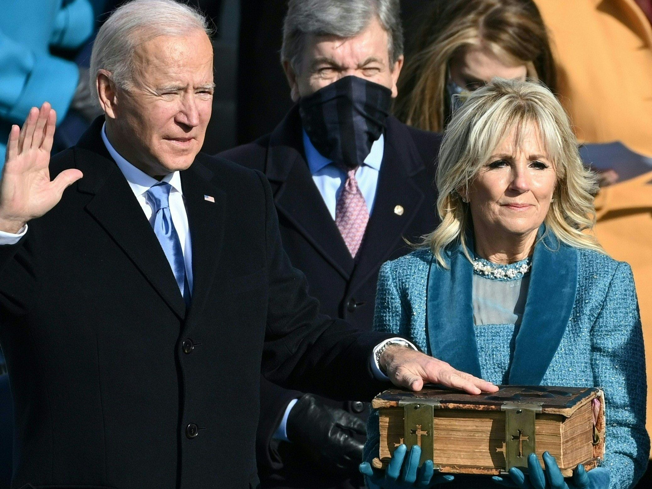 46. US-Präsident Joe Biden legte Amtseid ab - Zuvor Harris als "Vize" angelobt .