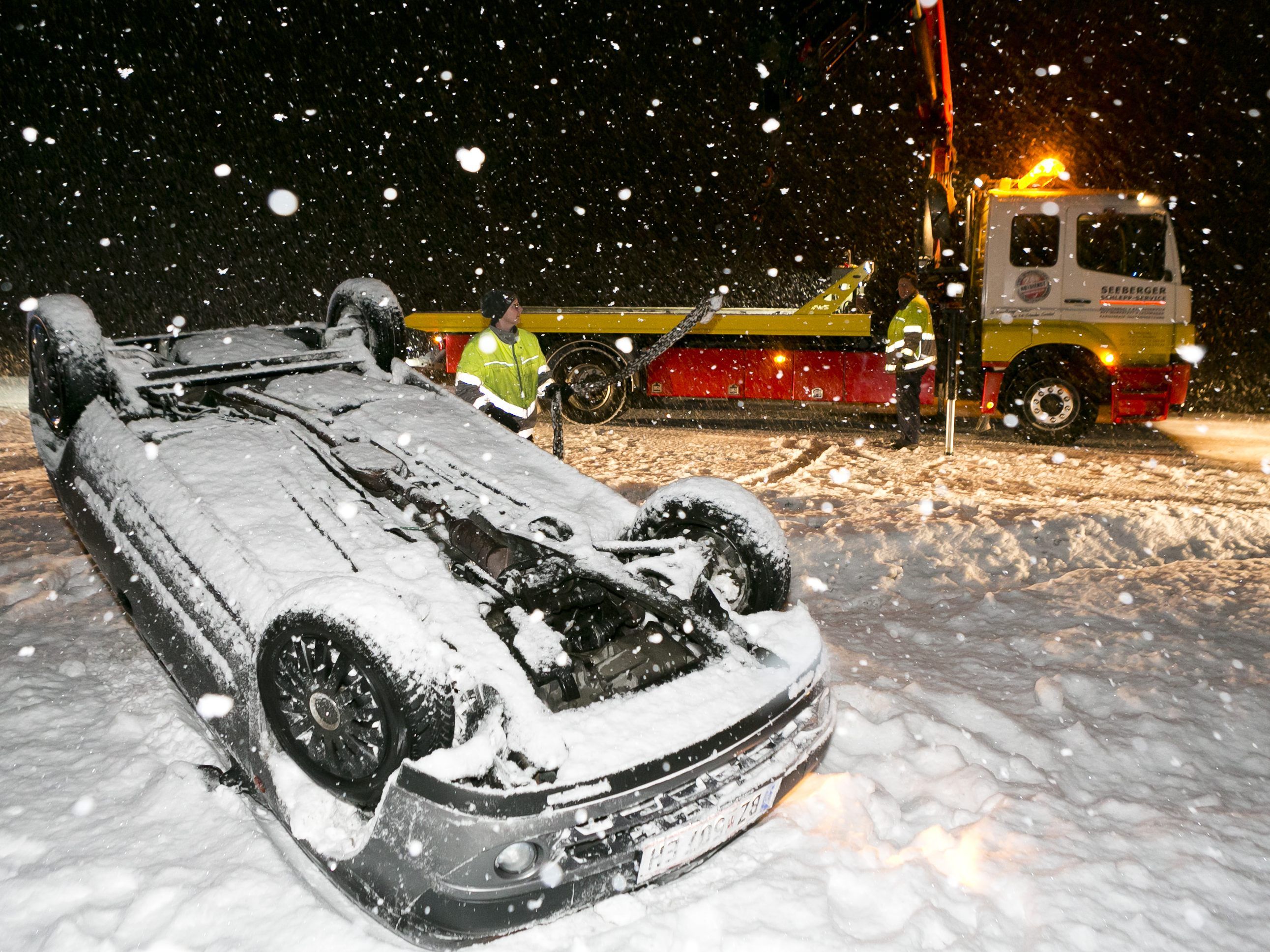 Unfall in Nüziders - Fahrer blieb unverletzt.