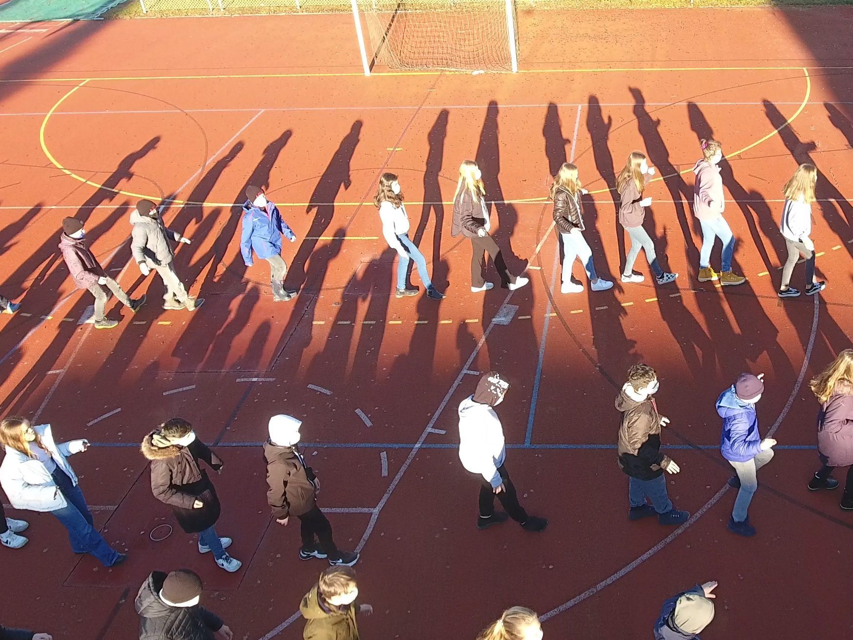 Die ganze Mittelschule Bergmannstraße tanzte zu "Jerusalema"