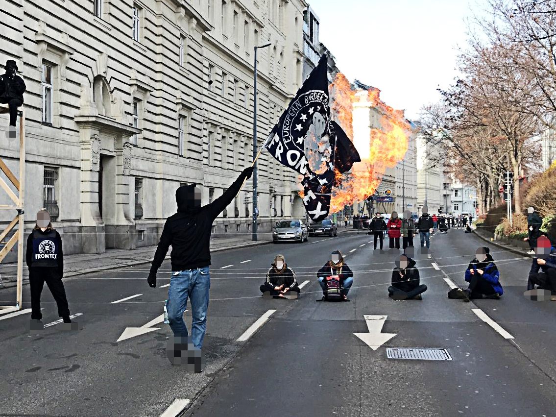 Die Aktion endete mit rund 40 Anziegen nach dem Versammlungsgesetz.