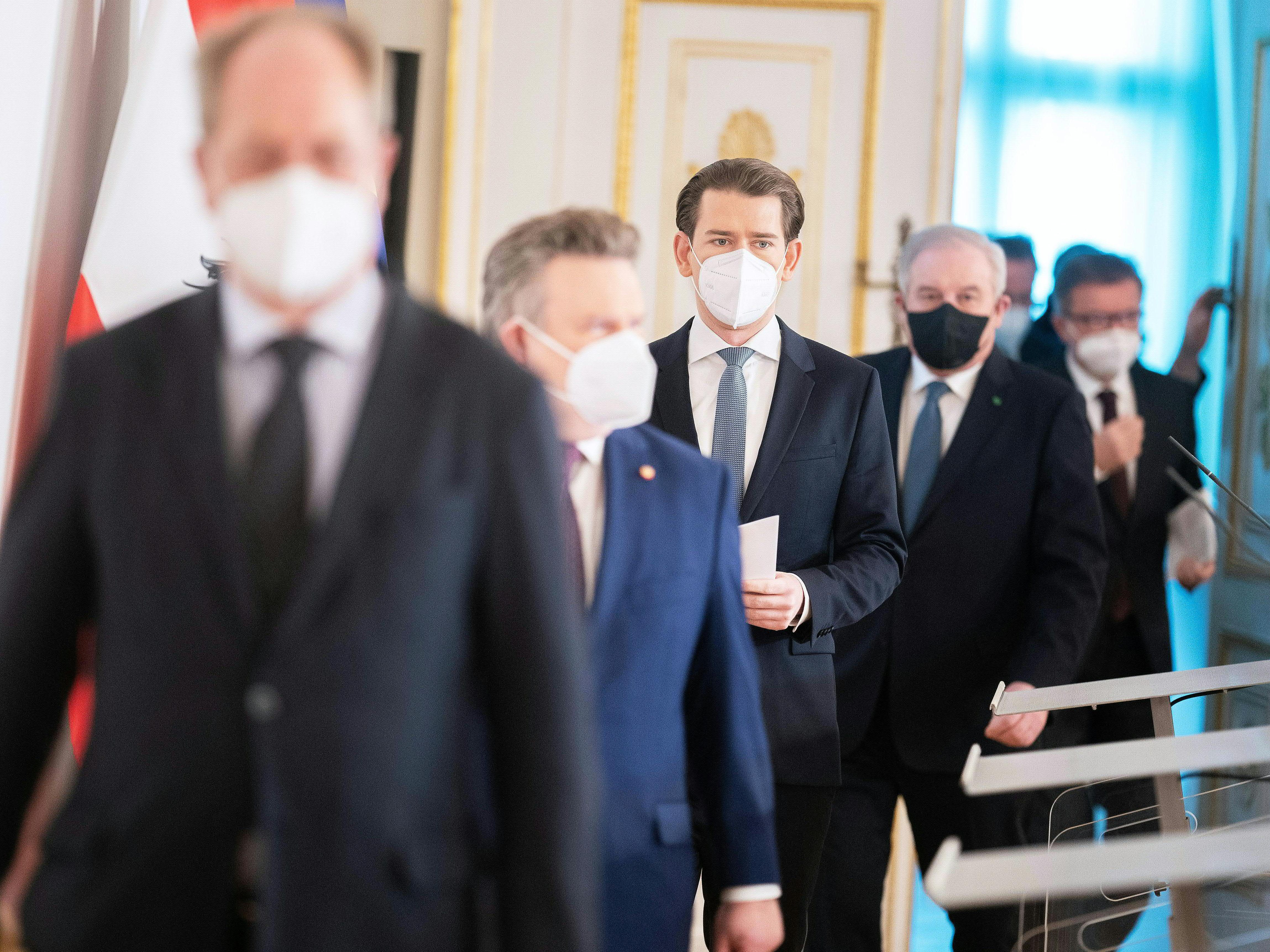 Die Regierung präsentierte die neuen Regelungen zur Lockdown-Öffnung.