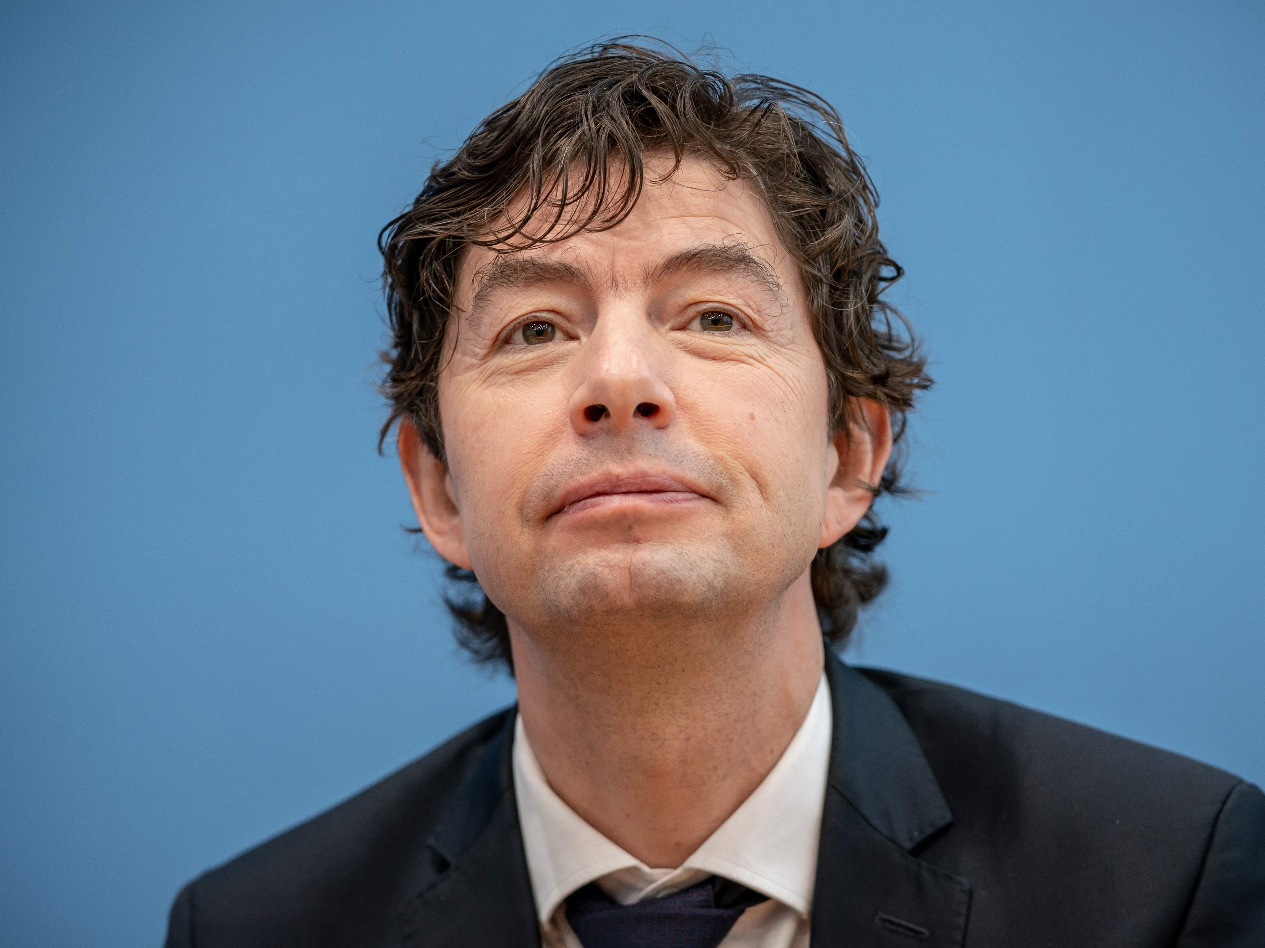 Virologe Drosten empfiehlt die Astrazeneca-Impfung.