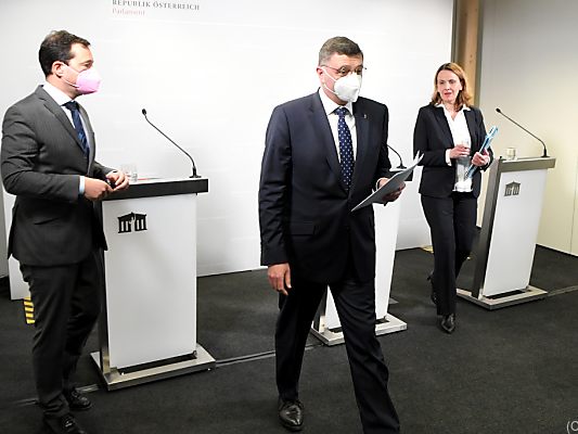 Die Opposition wirft dem Finanzminister Vertuschung vor