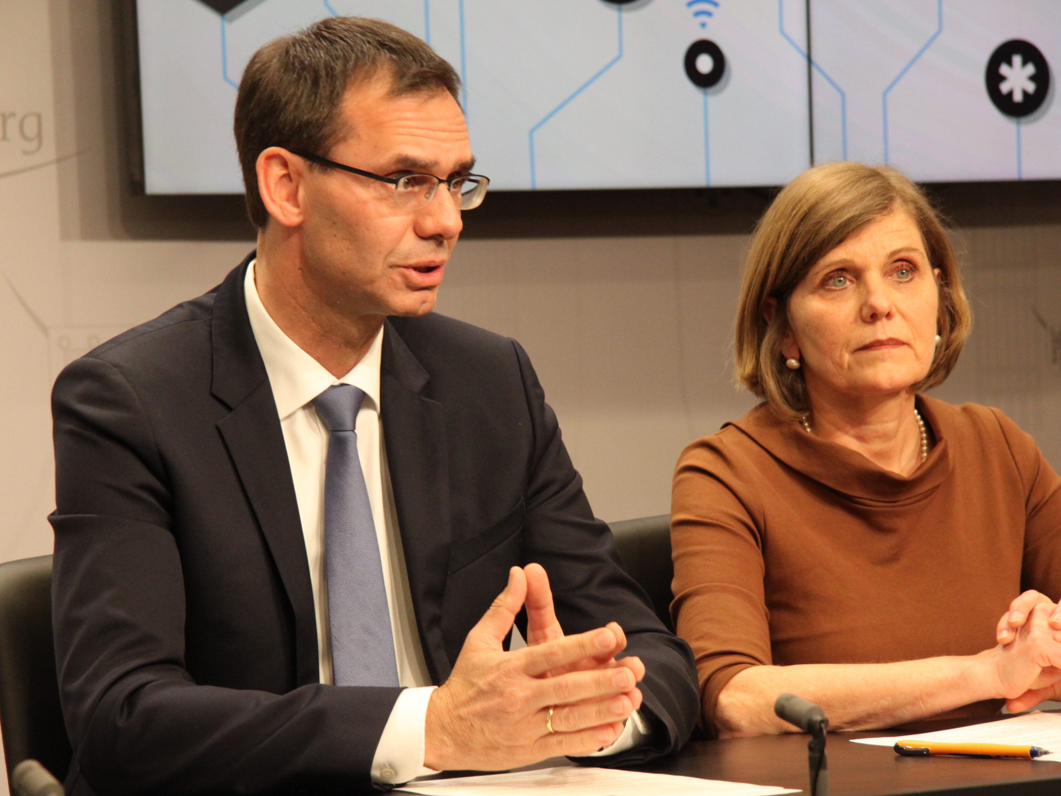Heute tagt das Pressefoyer zum Thema FH Vorarlberg, unter anderen mit LH Markus Wallner und Landesstatthalterin Barbara Schöbi-Fink.