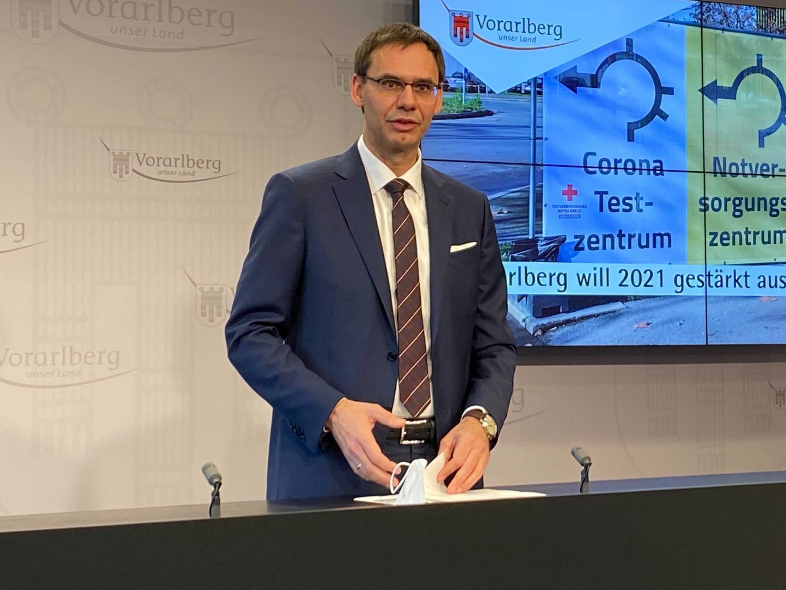 Pressefoyer der Vorarlberger Landesregierung mit LH Markus Wallner.