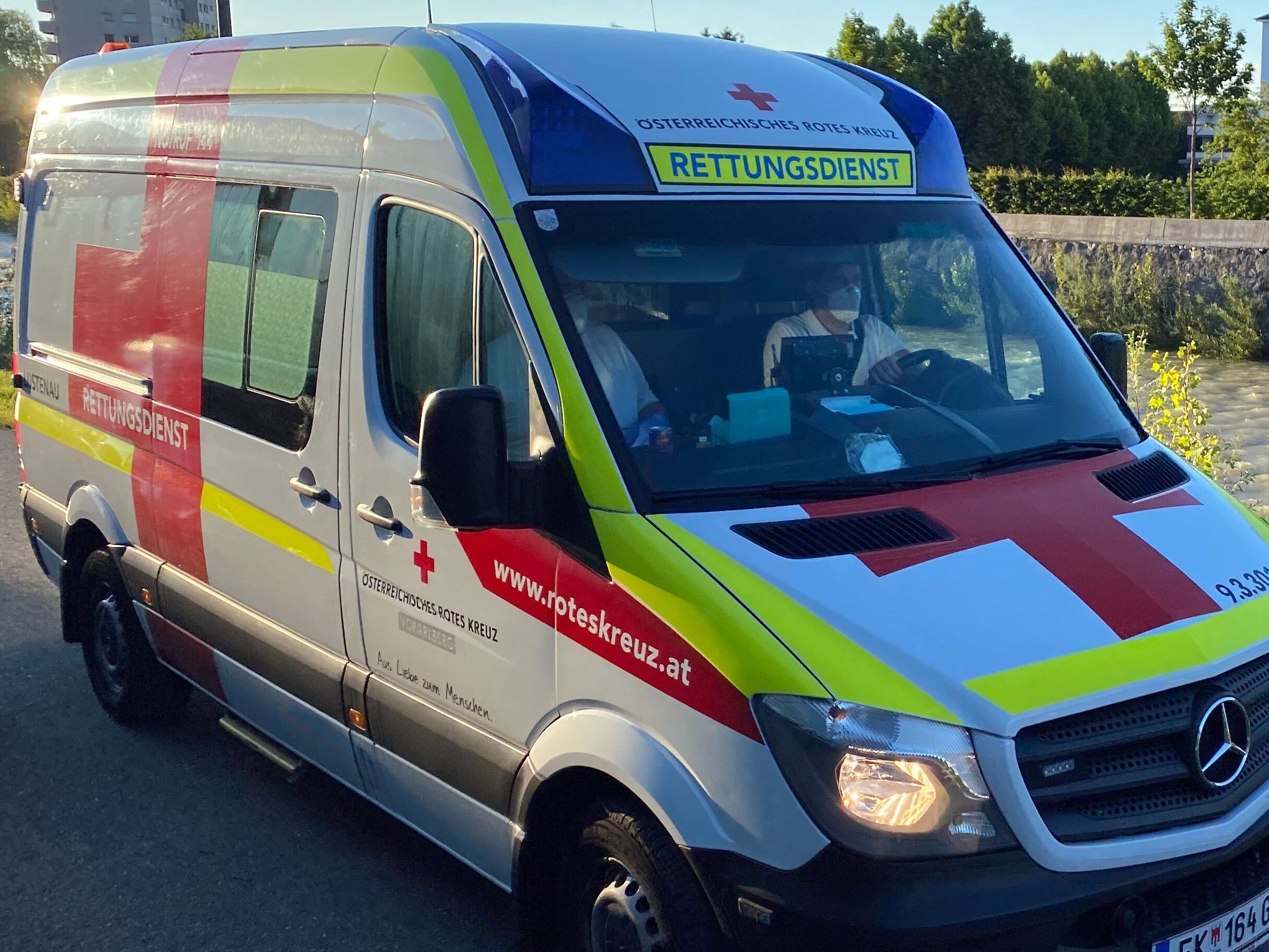 Der Mann wurde dabei schwer verletzt.