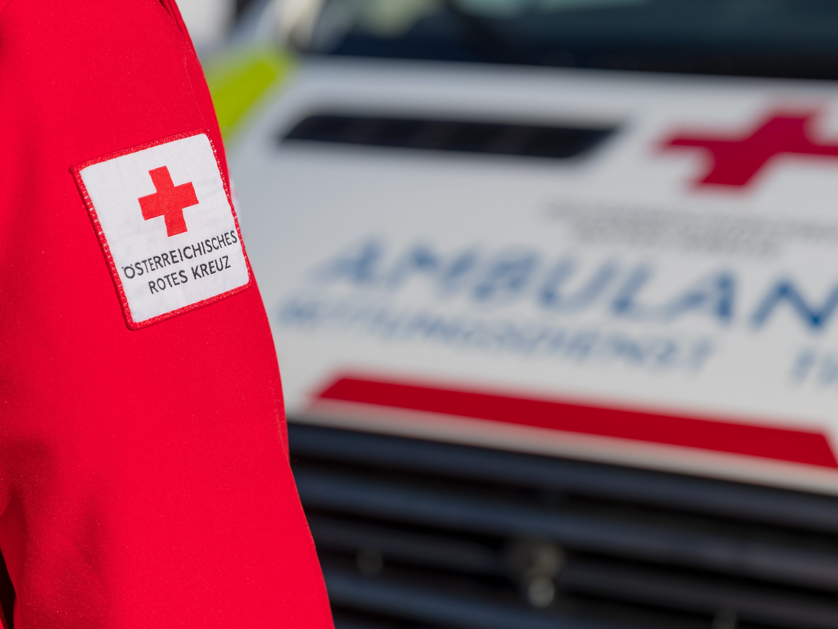 Die verletzte Lenkerin musste ins Krankenhaus gebracht werden.