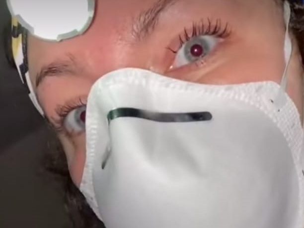 Samantha hat in ihrem Badezimmer eine unheimliche Entdeckung gemacht.