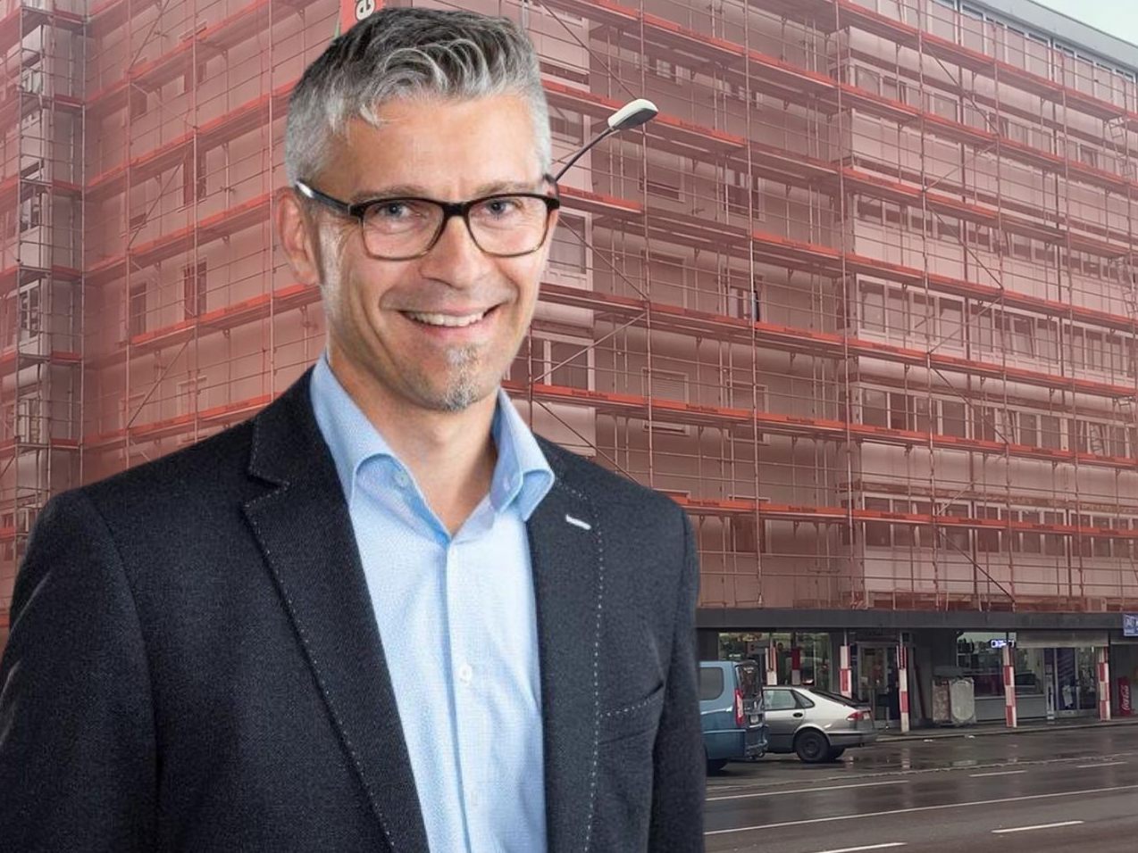 Thomas Schöpf von der Wohnbauselbsthilfe setzt alle Hebel in Bewegung, um die Situation für die Bewohner an der Bregenzer Rheinstraße zu verbessern.