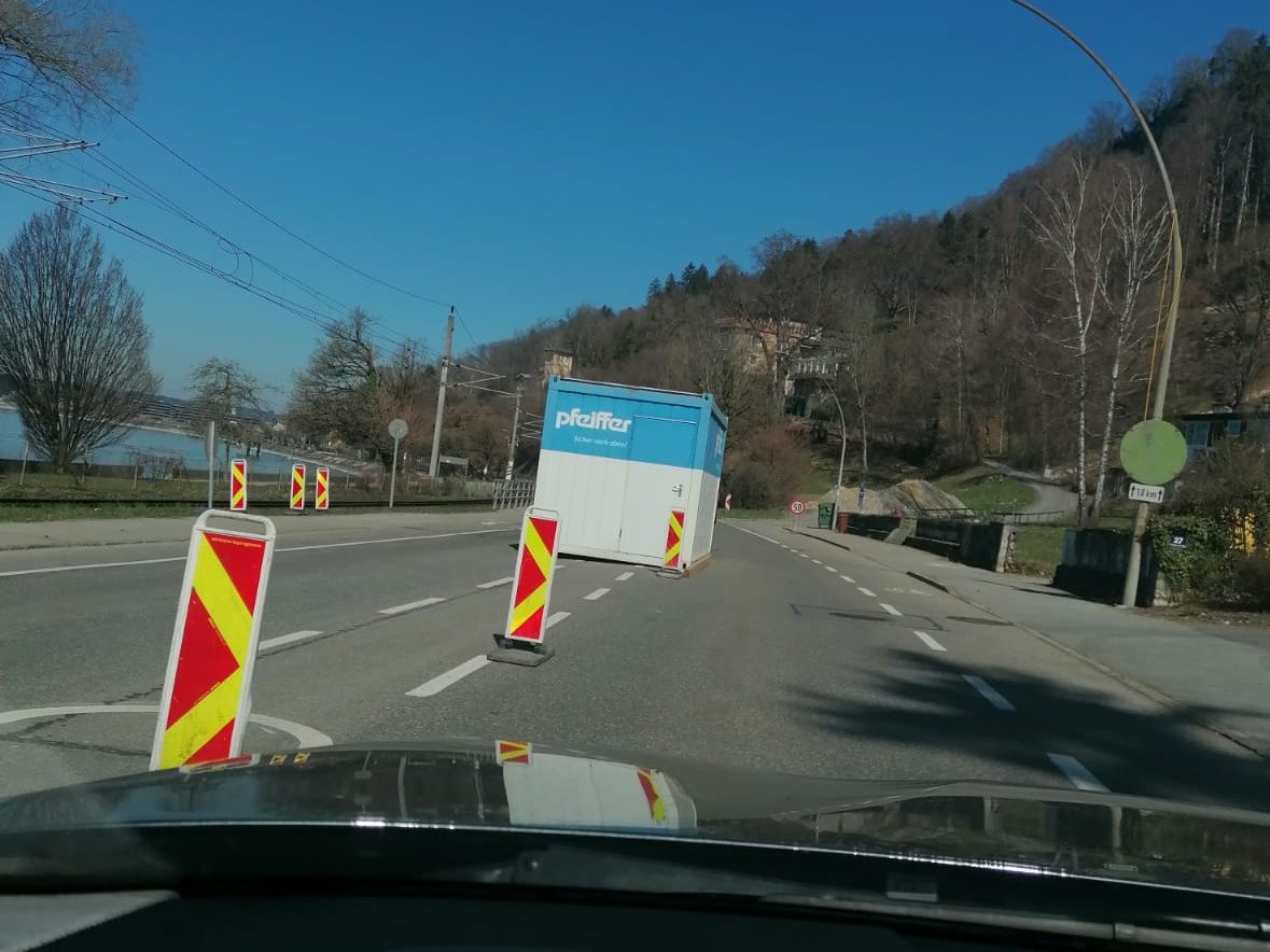 Aufbau der Kontrollstelle Leiblachtal der L190.