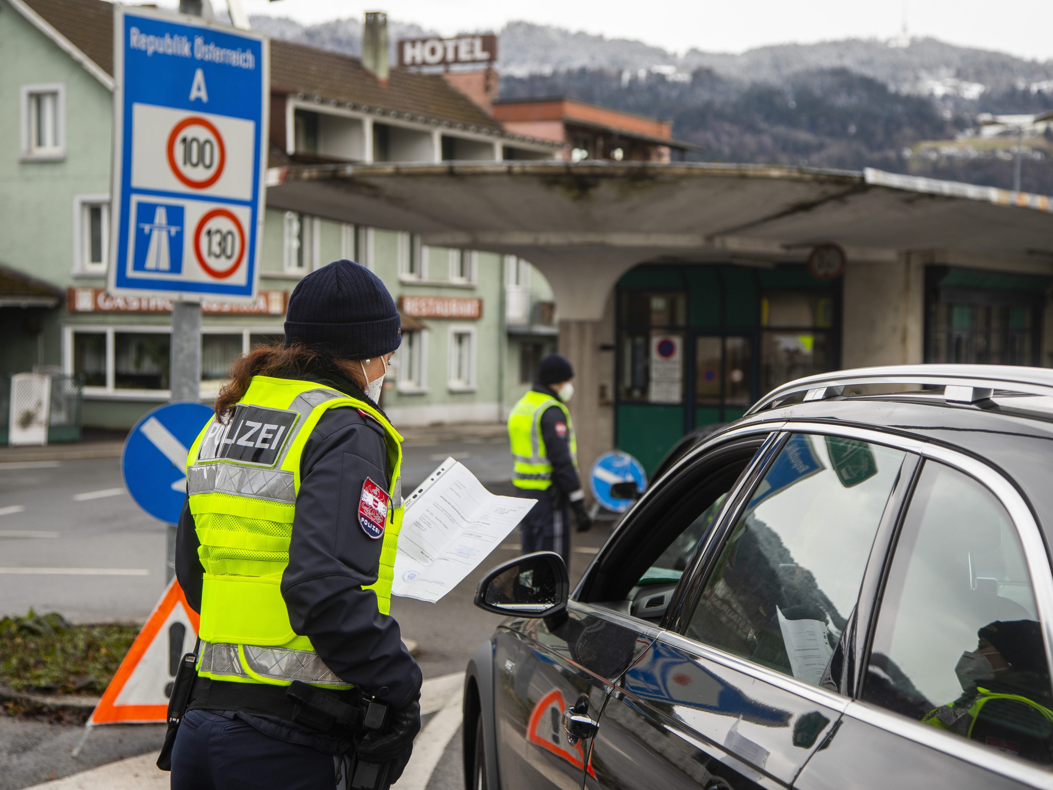 Die Antigentests in heimischen Apotheken sind künftig auch für im Ausland versicherte Vorarlberger Berufspendler kostenlos.