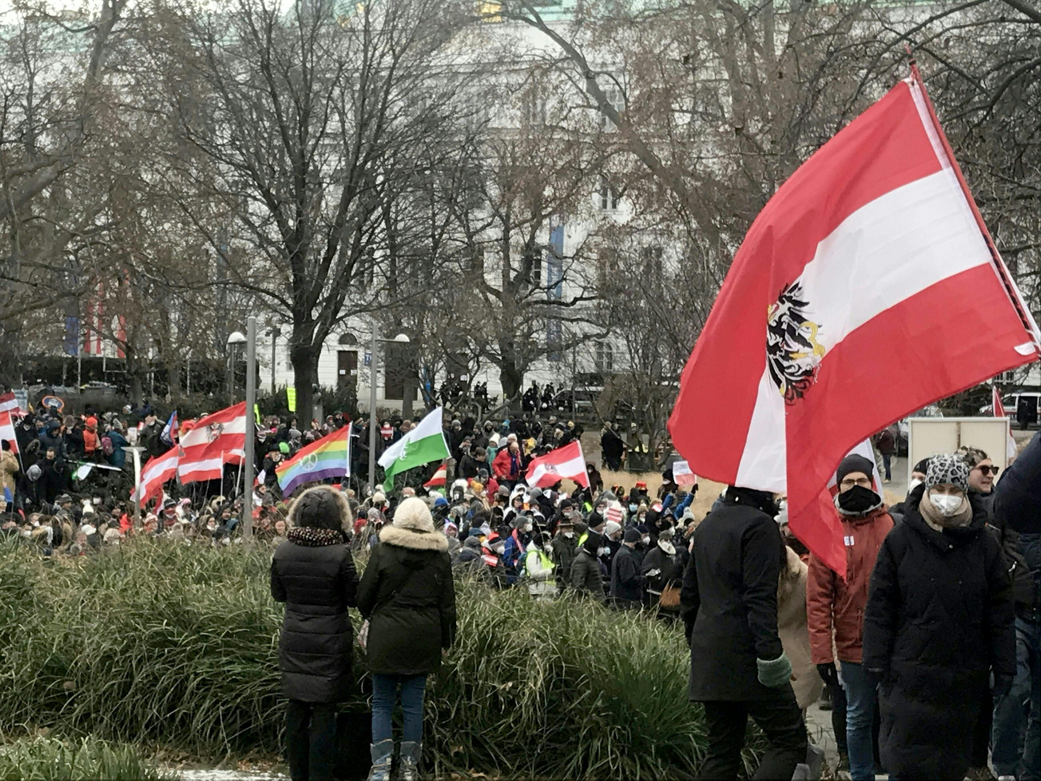 Trotz Verbots wollen zahlreiche Corona-Gegner in Wien auf die Straße gehen.