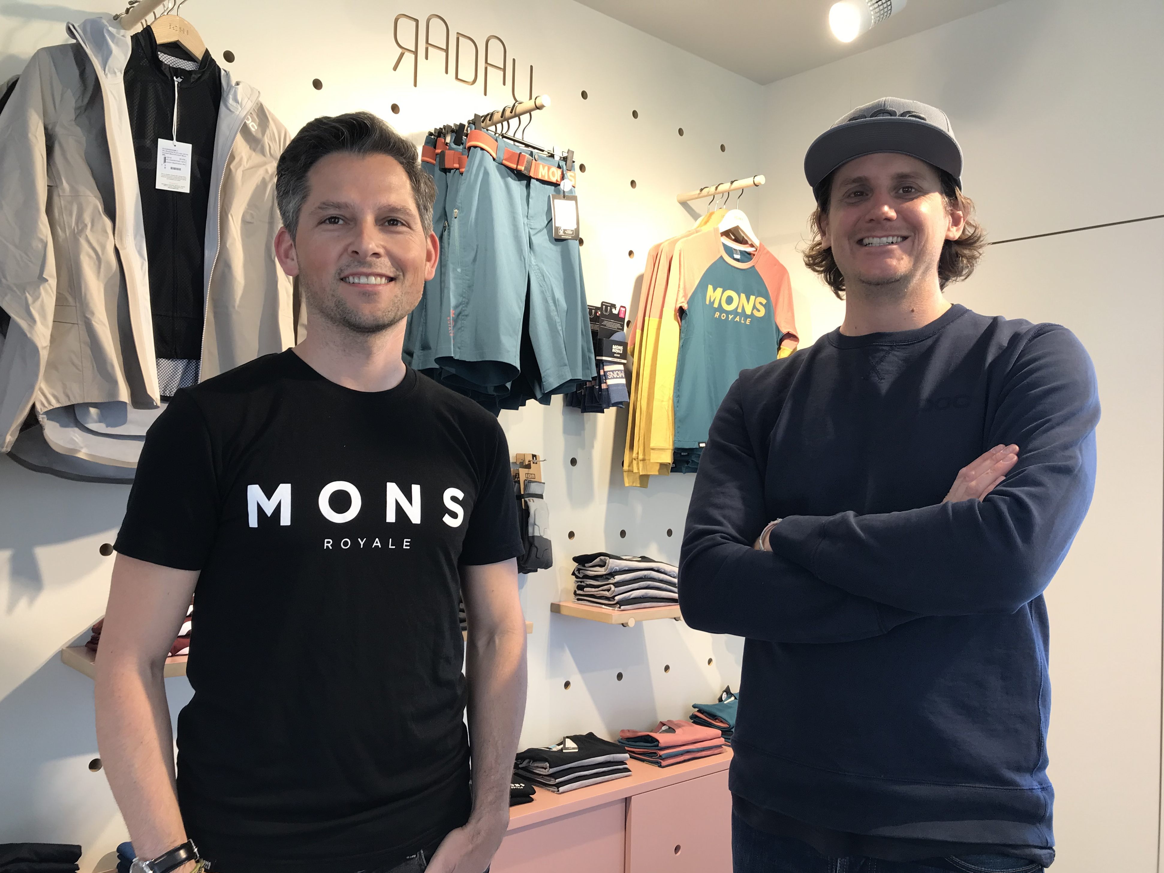 Anton Meusburger und Philipp Giselbrecht eröffneten am 1. April ihren Shop "Radau" in Andelsbuch.