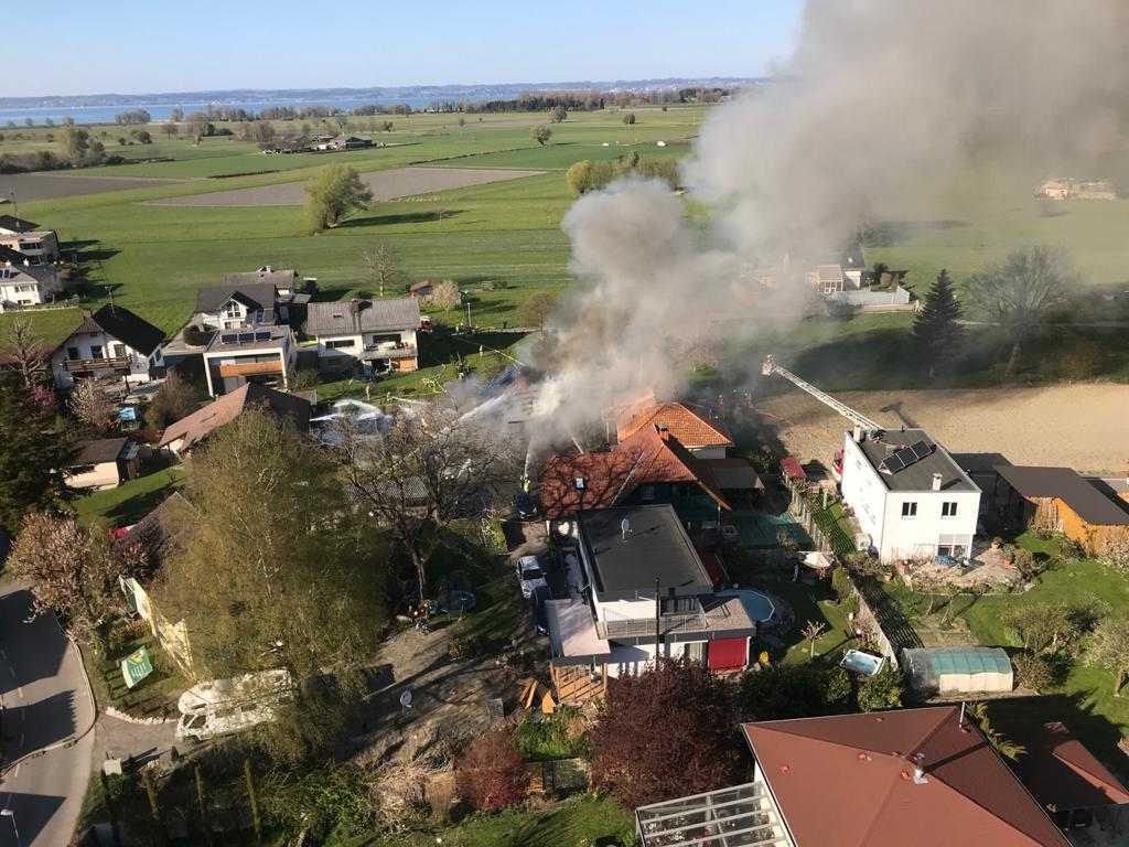 In Gaißau stand am Freitagabend ein Einfamilienhaus in Vollbrand. Am Samstag wurde in dem Gebäude eine Brandleiche entdeckt.