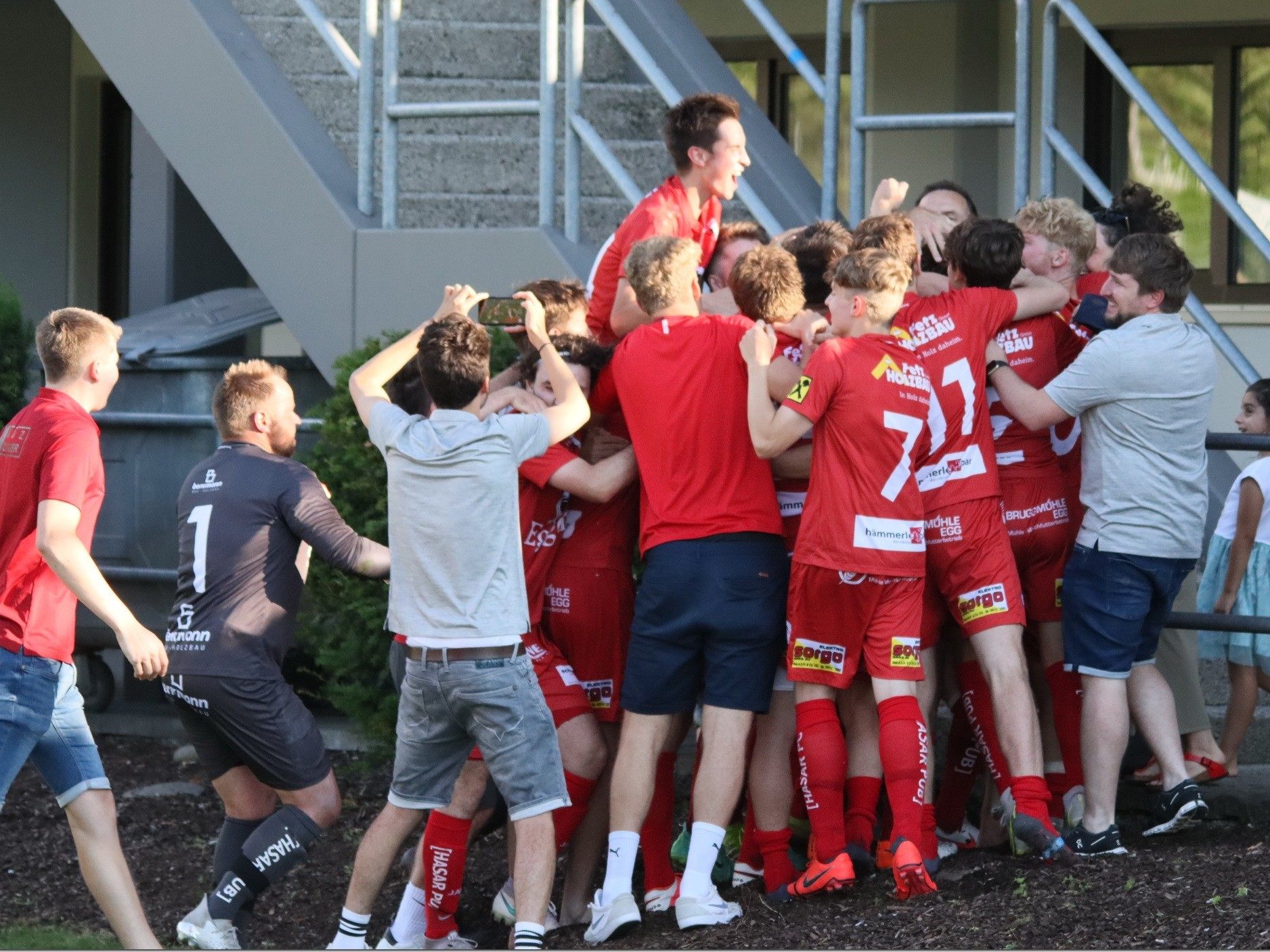 Egg jubelt nach dem Sensationssieg in Hohenems und der ersten Finalteilnahme.