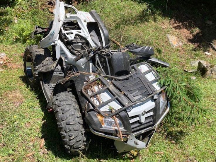 Das Quad wurde bei dem Absturz schwer beschädigt.