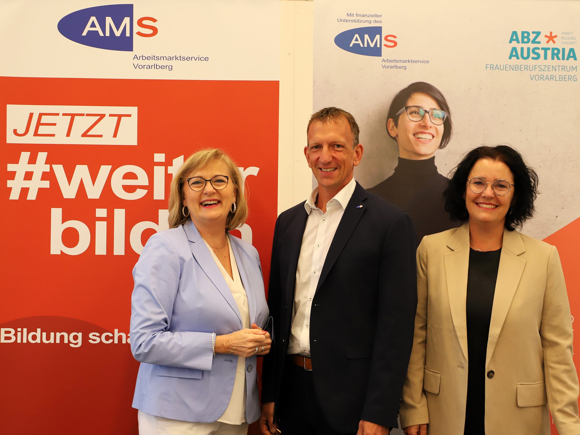 v.l. Manuela Vollmann (GF ABZ*Austria), Bernhard Bereuter (LGS AMS Vorarlberg), Benedicte Hämmerle (Obfrau der Fachgruppe UBIT).