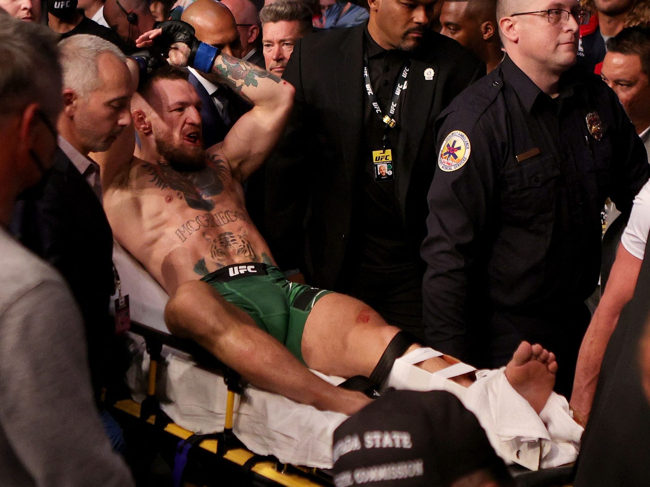 MMA-Star Conor McGregor will sich von der schweren Verletzung nicht bremsen lassen und provoziert bereits wieder seinen Gegner.