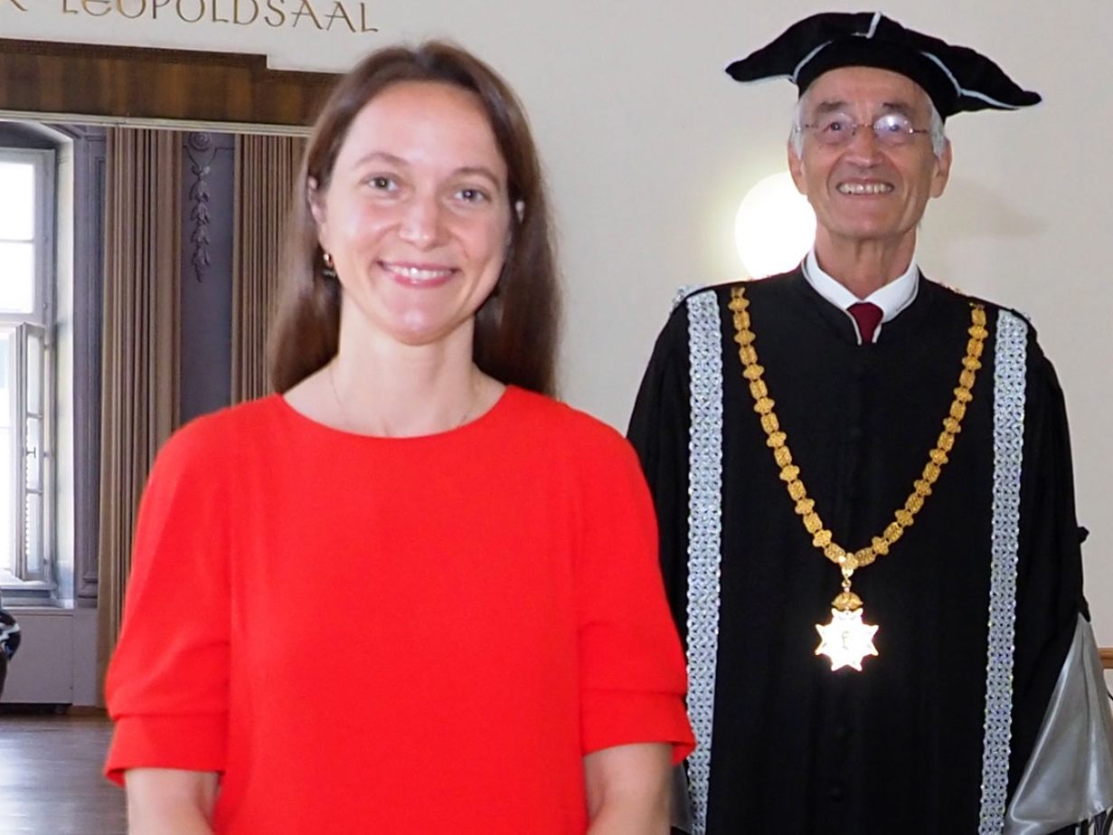 Stadträtin Christine Oppitz-Plörer, Nadine Präg, Rektor Tilmann Märk (von links).