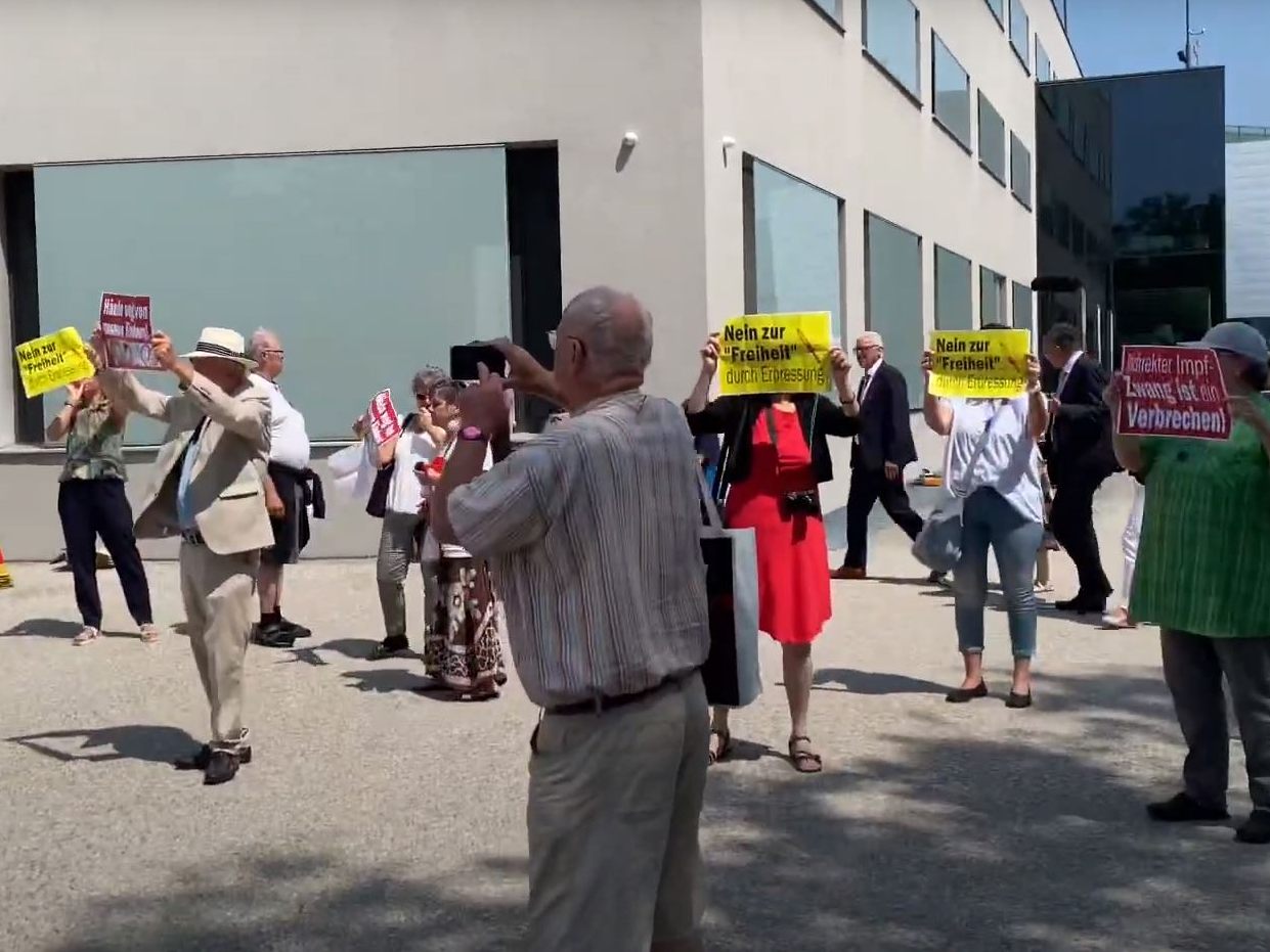 Die Demonstranten machten lautstark auf sich aufmerksam.
